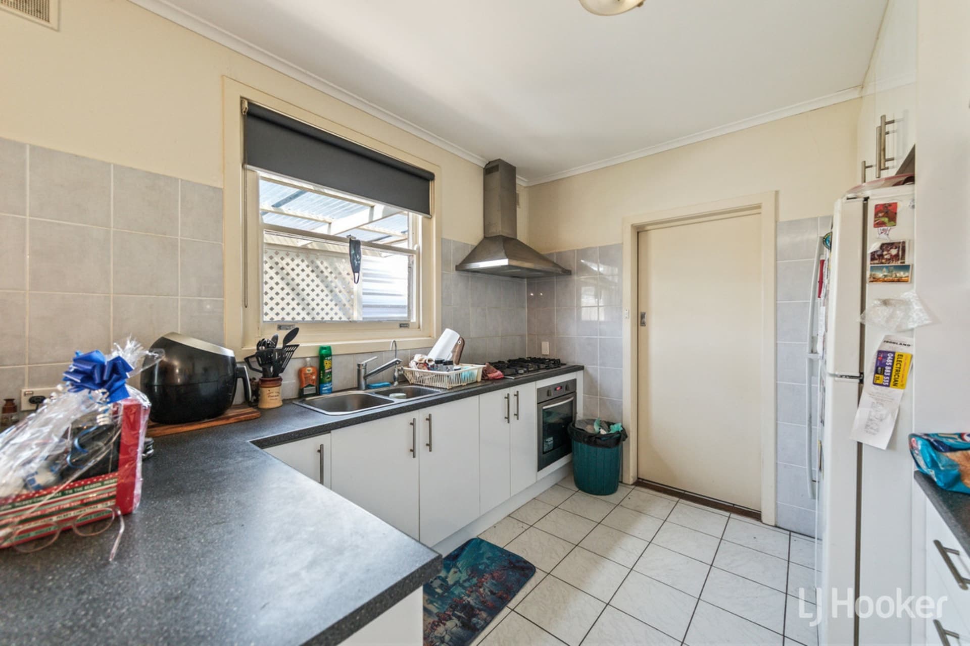 52 St Leonard Crescent, Elizabeth Downs, Elizabeth Downs - Thumbnail 4