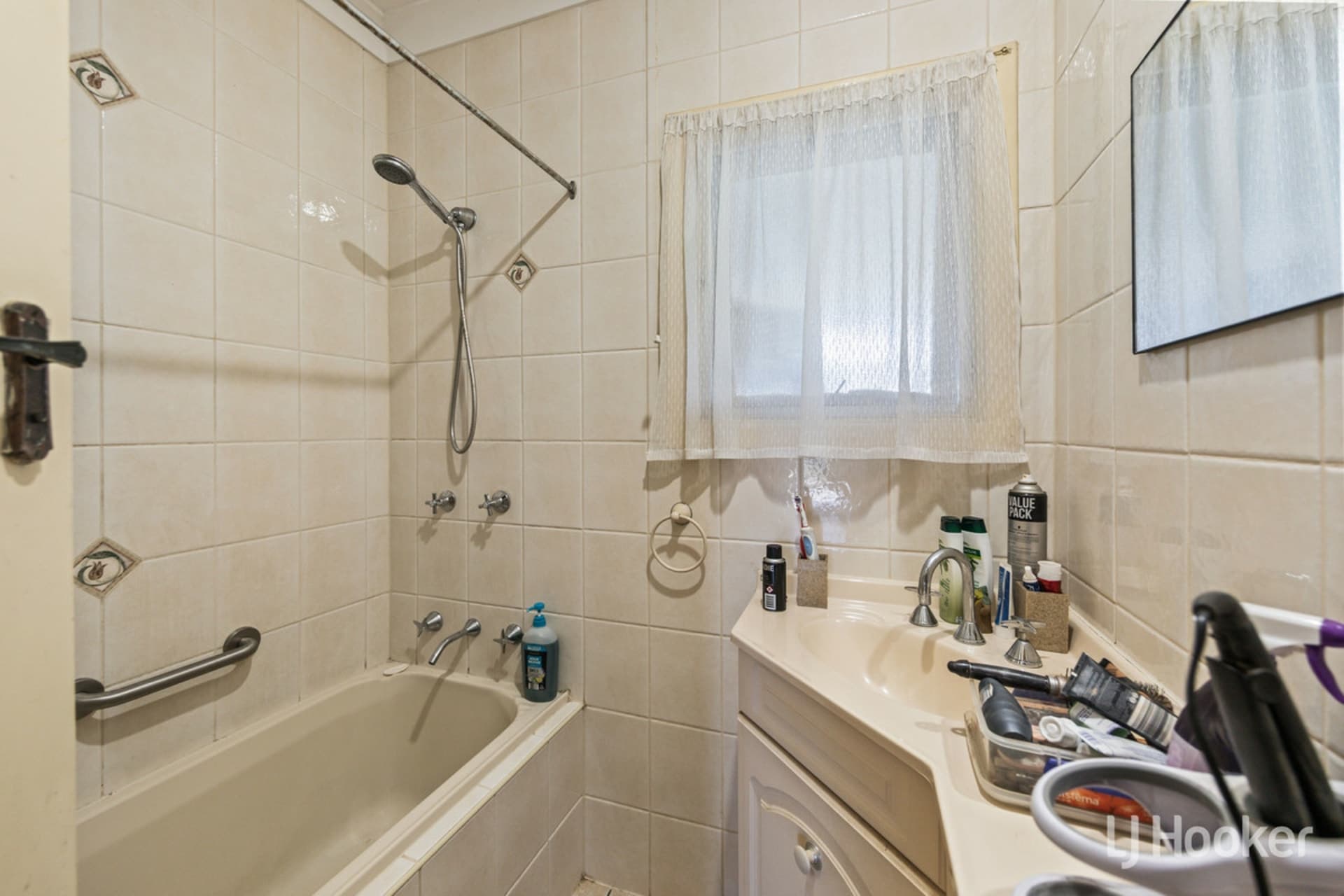 52 St Leonard Crescent, Elizabeth Downs, Elizabeth Downs - Thumbnail 8