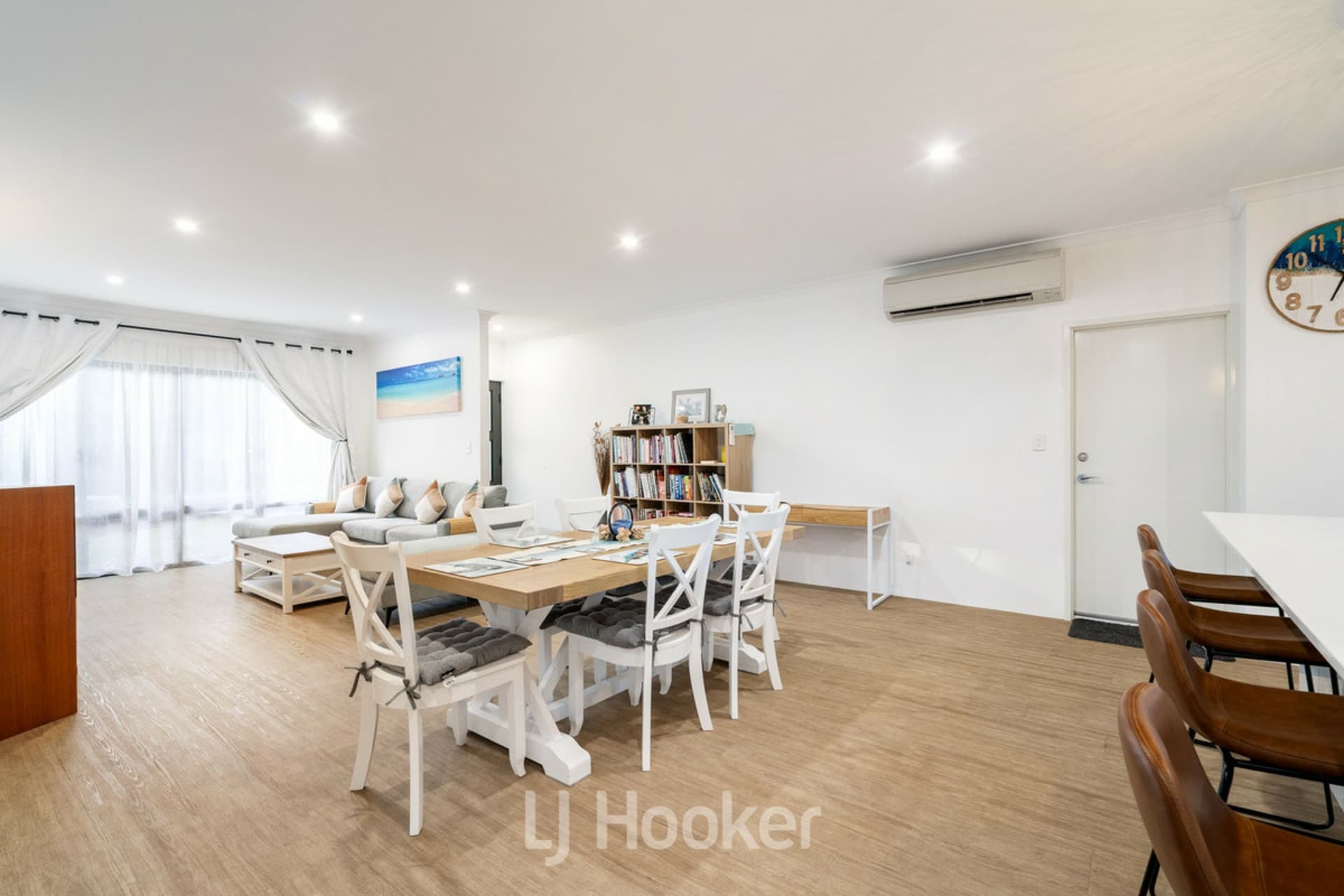 19 Travellers Well Street, Broadwater, Broadwater - Thumbnail 4