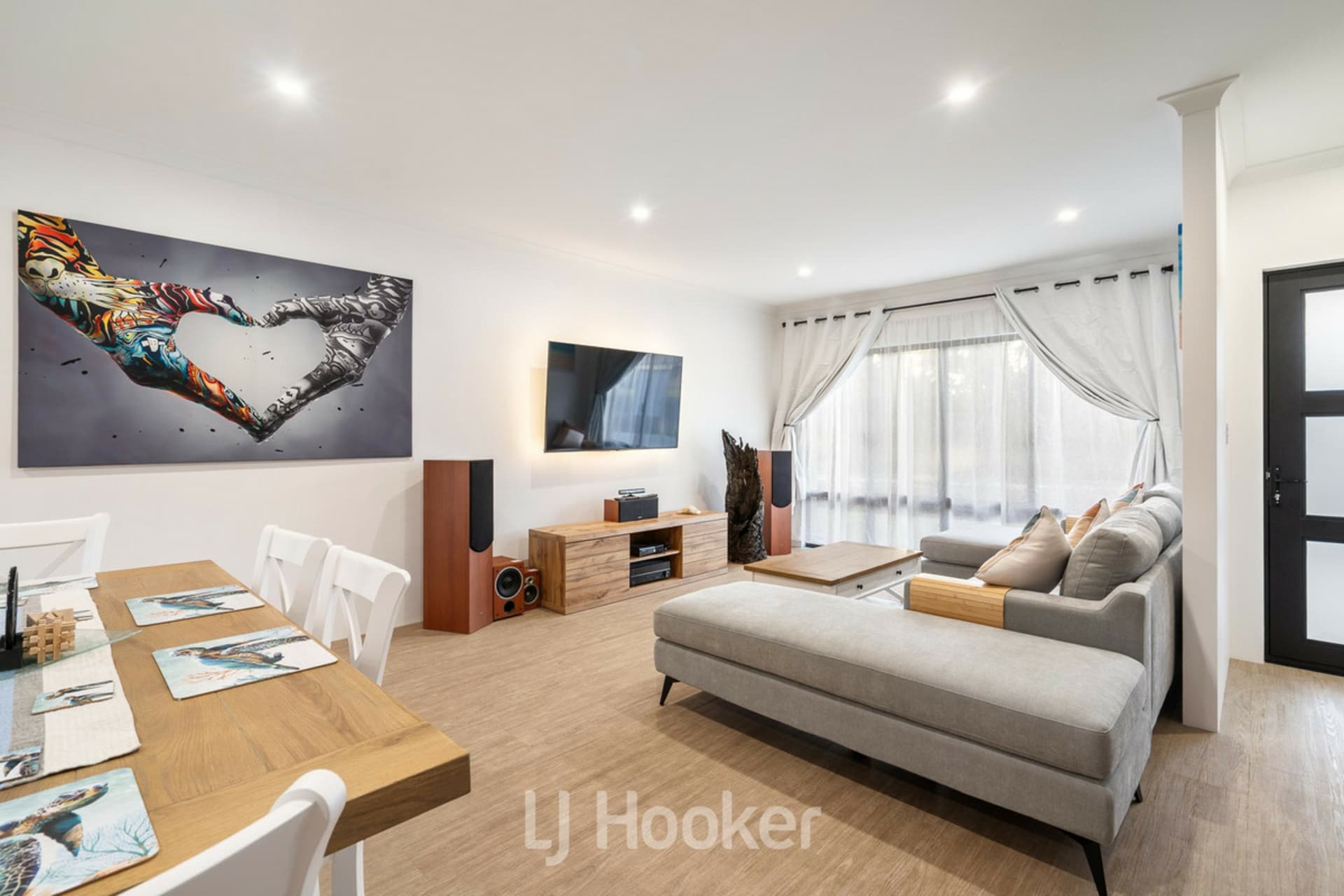 19 Travellers Well Street, Broadwater, Broadwater - Thumbnail 5