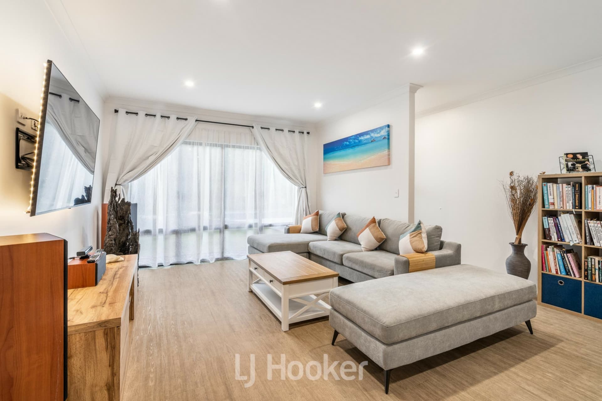 19 Travellers Well Street, Broadwater, Broadwater - Thumbnail 6