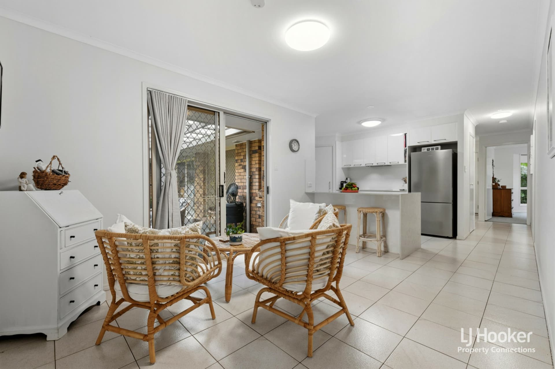 11 Elwood Court, Eatons Hill, Eatons Hill - Thumbnail 4