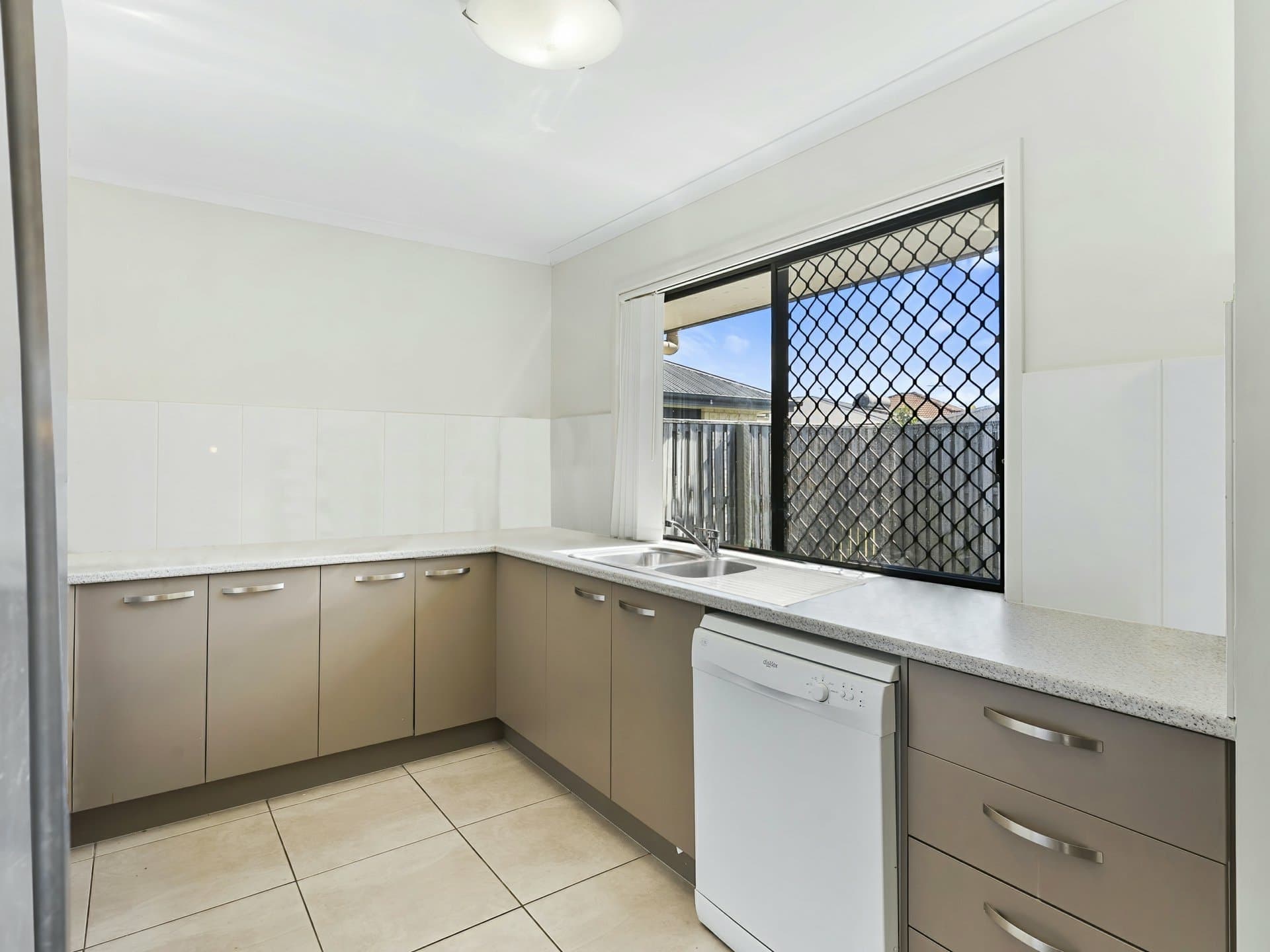 19 Hopkins Chase, Caboolture, Caboolture - Thumbnail 3