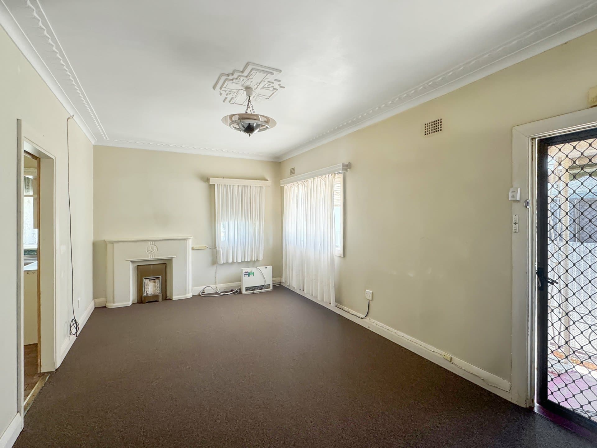 12 Wolfram Street, Broken Hill, Broken Hill - Thumbnail 3