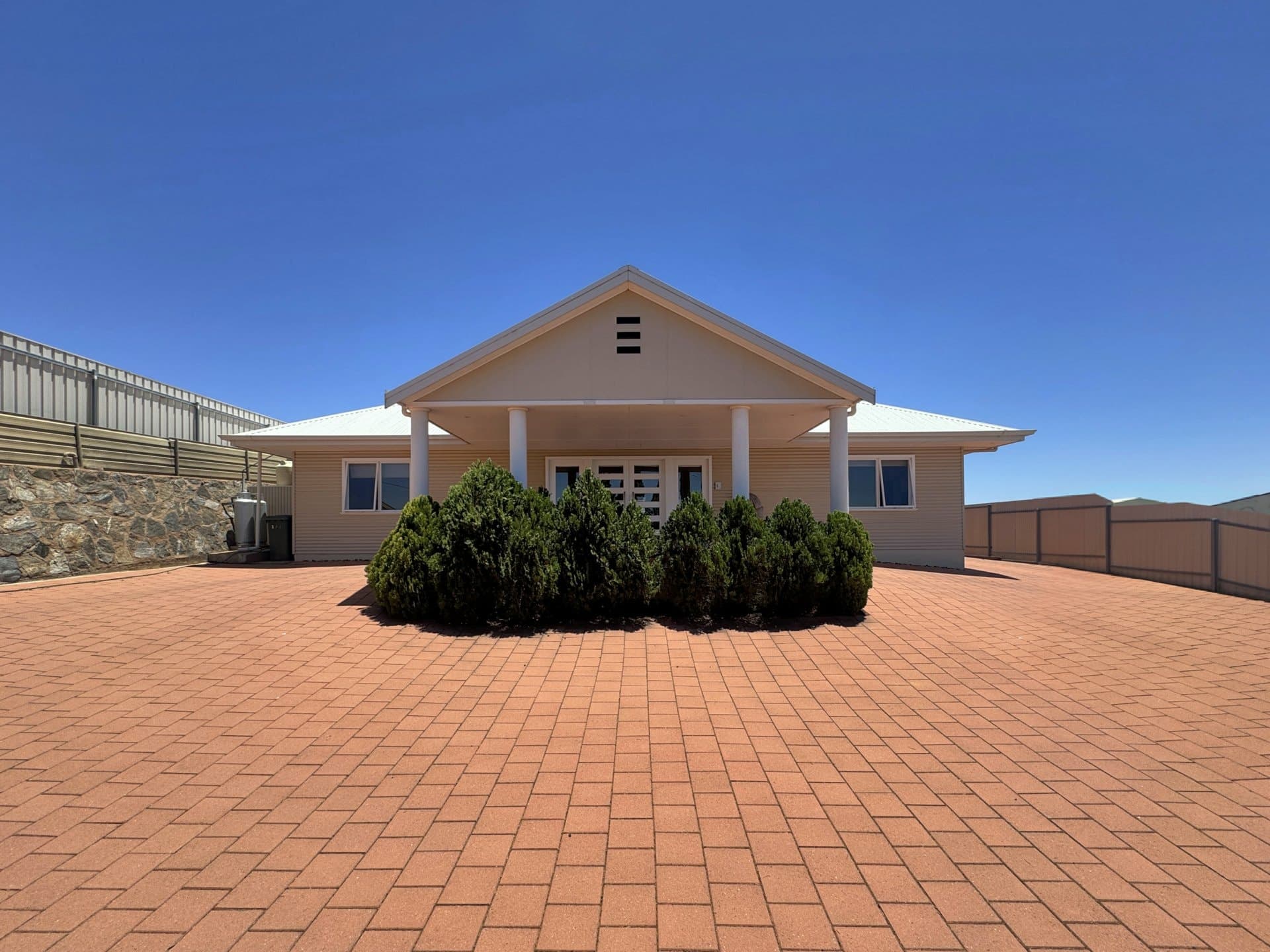 122 Wyman Street, Broken Hill, Broken Hill - Thumbnail 2