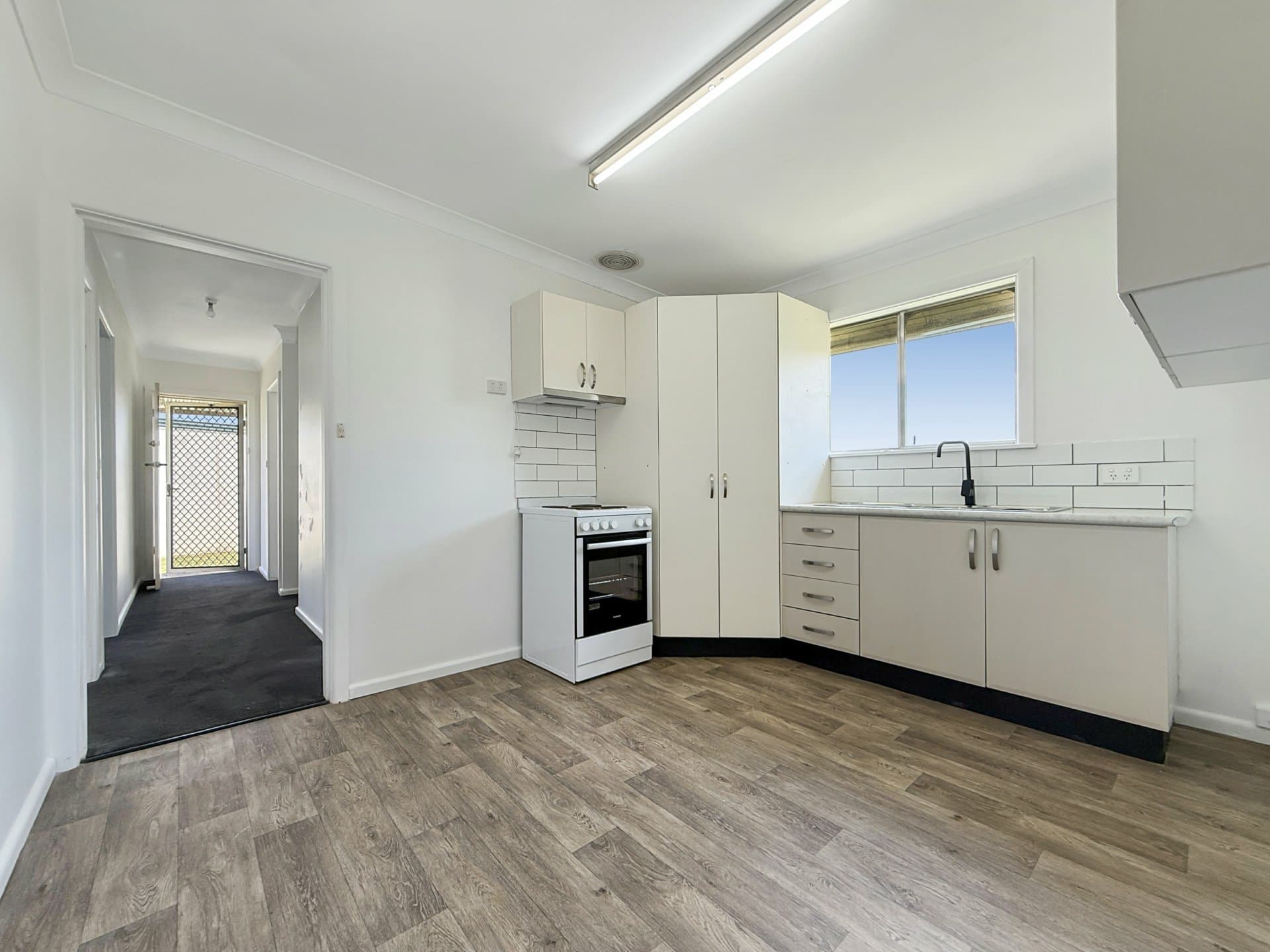 64 Edwards Street, Young, Young - Thumbnail 3