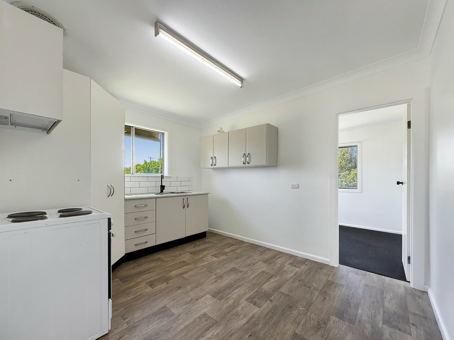 64 Edwards Street, Young, Young - Thumbnail 4