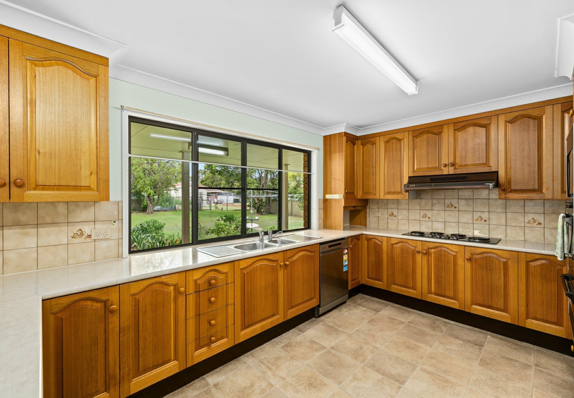 17 Ellwood Avenue, Warwick, Warwick - Thumbnail 8