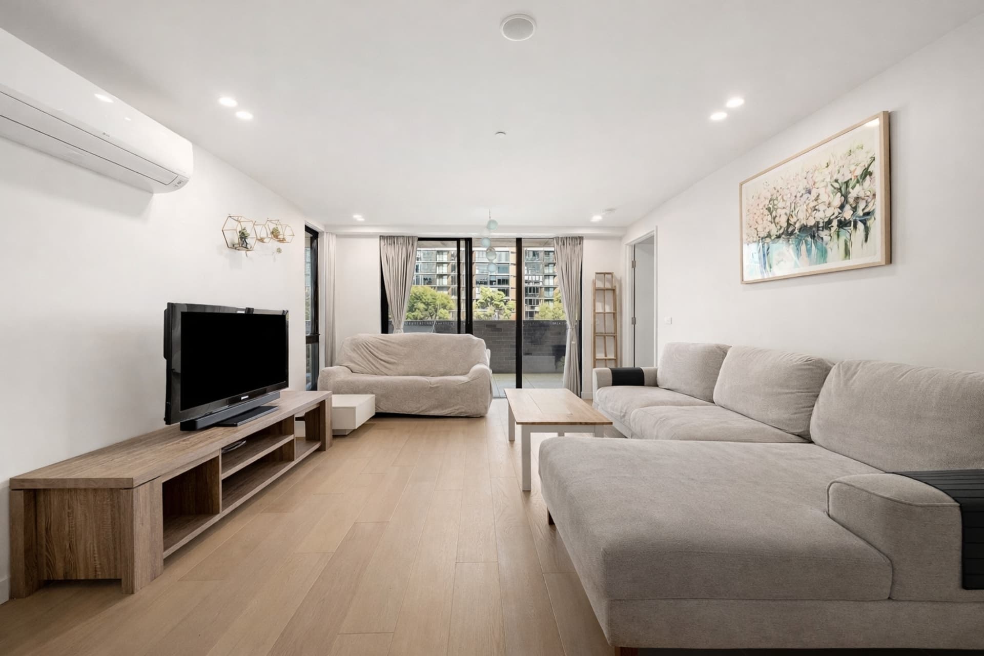 205/258 Northbourne Avenue, Dickson, Dickson - Thumbnail 2