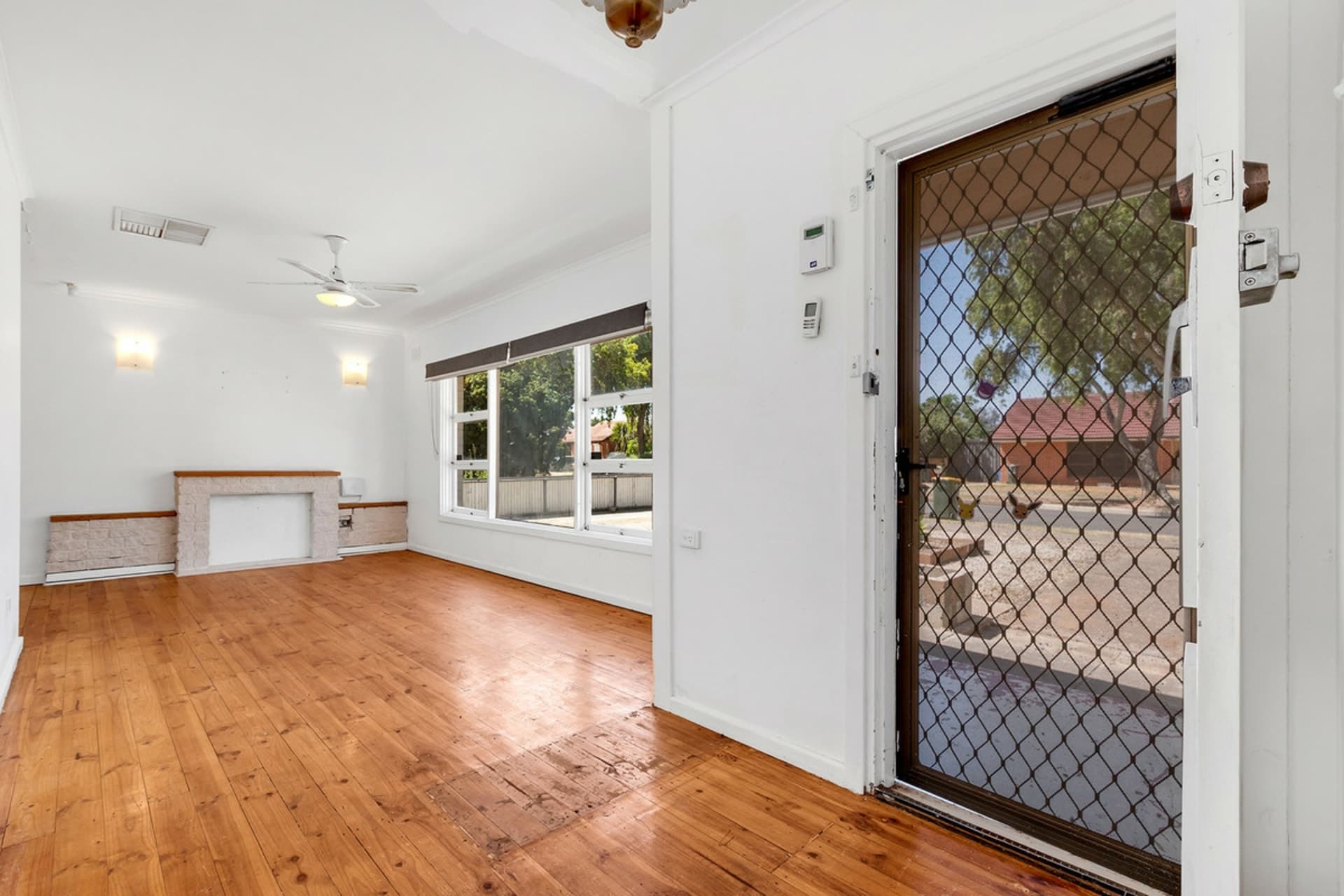 18 Searle Road, Davoren Park, Davoren Park - Thumbnail 3