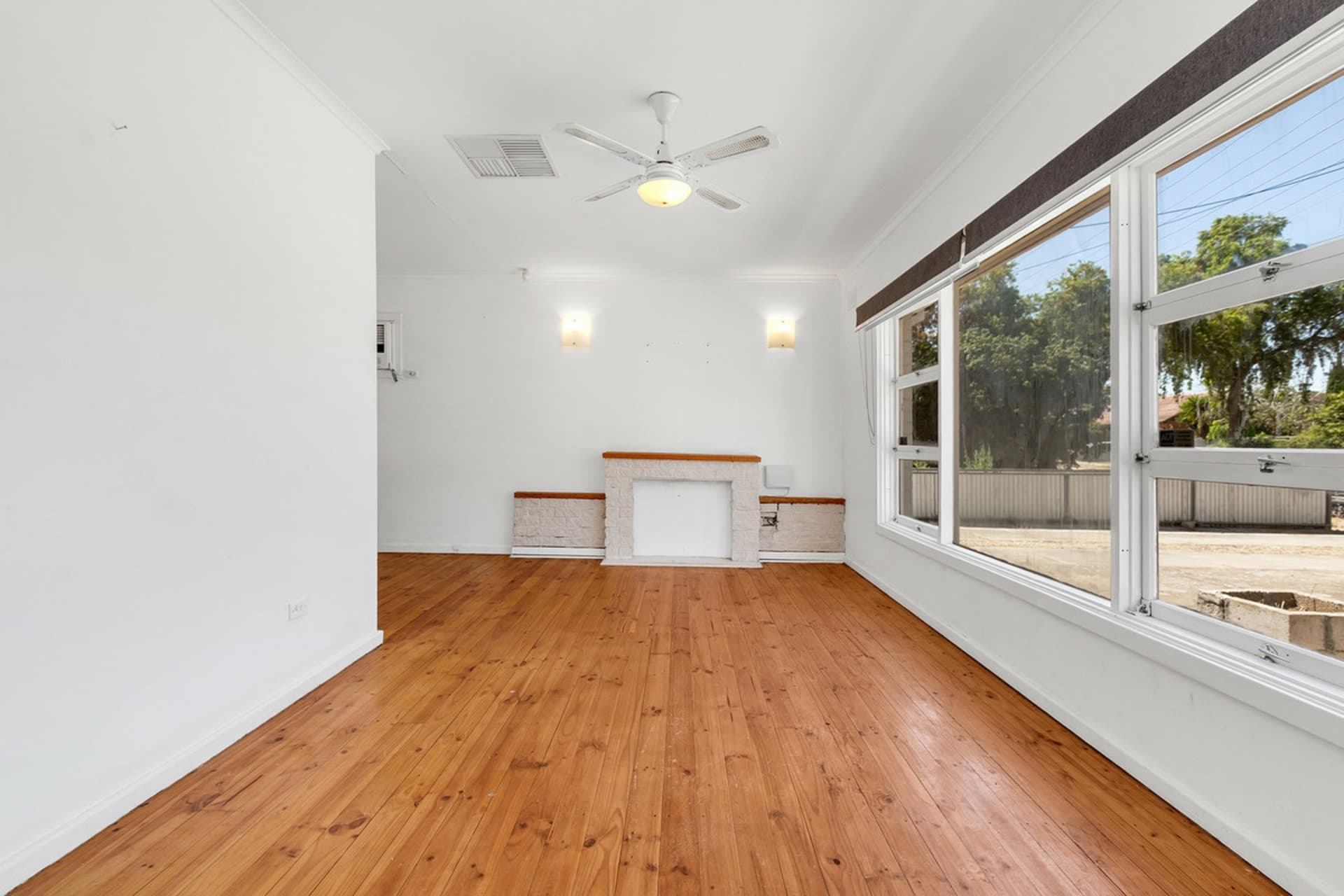 18 Searle Road, Davoren Park, Davoren Park - Thumbnail 4