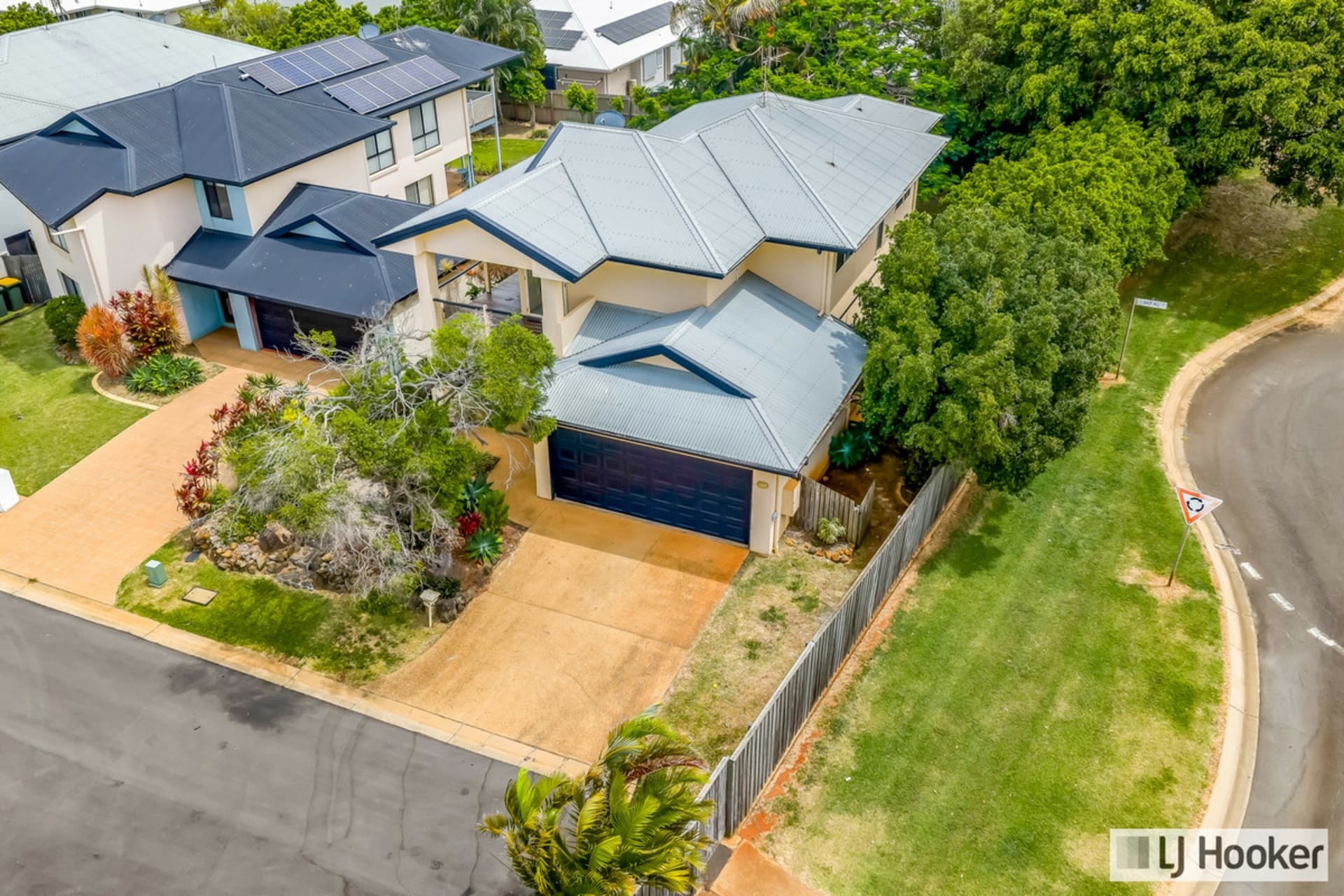 21 Robert John Circuit, Coral Cove, Coral Cove - Thumbnail 2