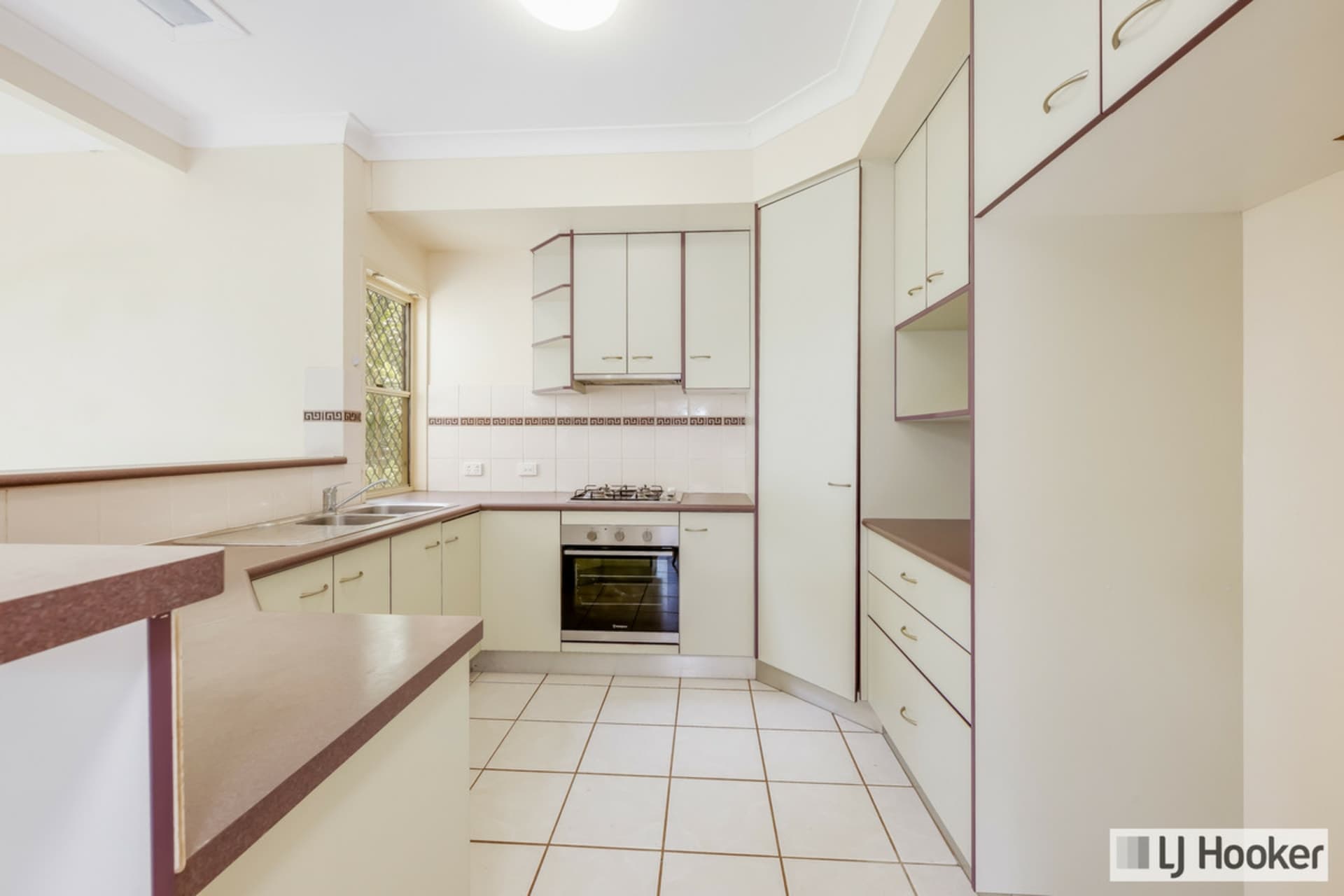 21 Robert John Circuit, Coral Cove, Coral Cove - Thumbnail 6