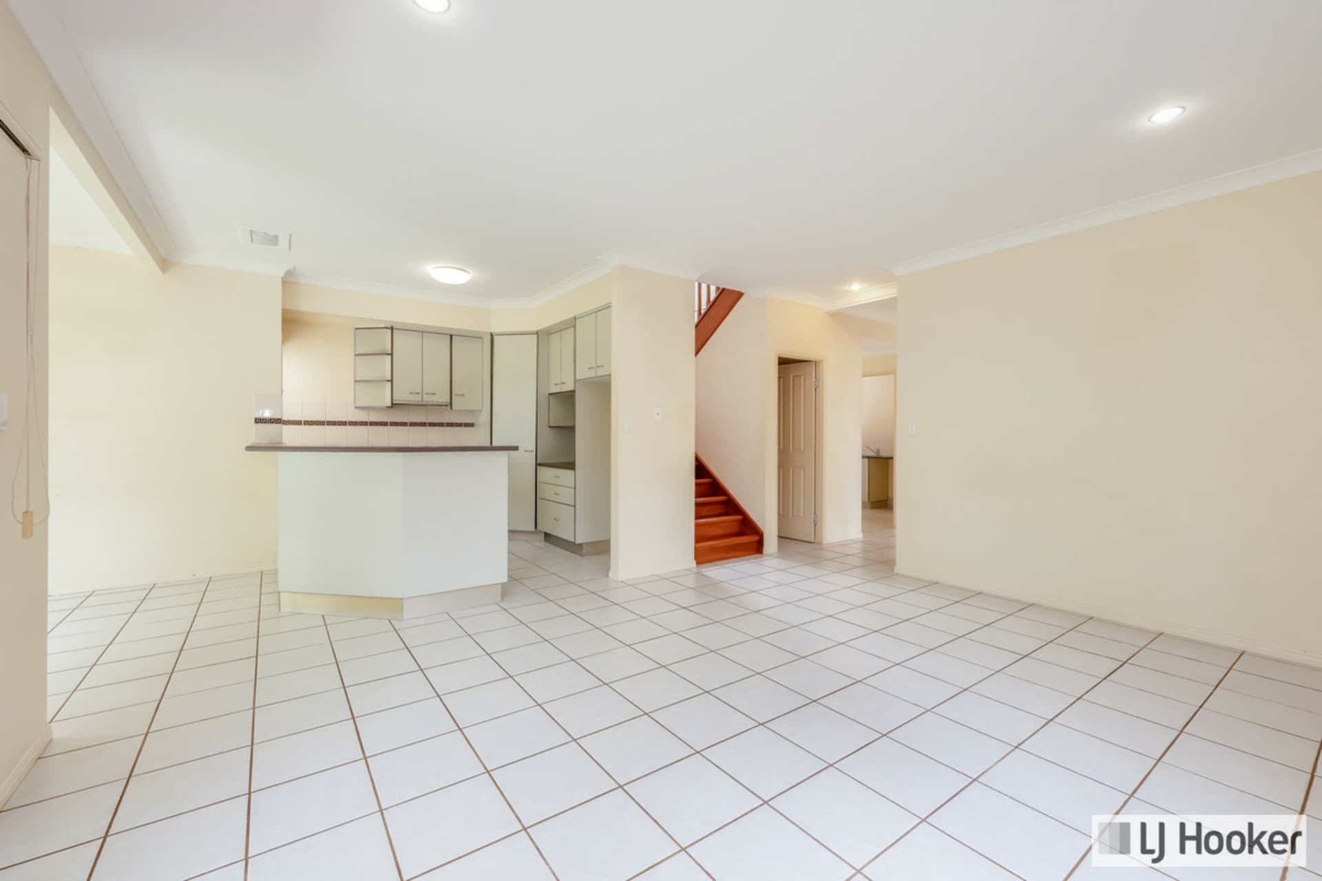 21 Robert John Circuit, Coral Cove, Coral Cove - Thumbnail 8