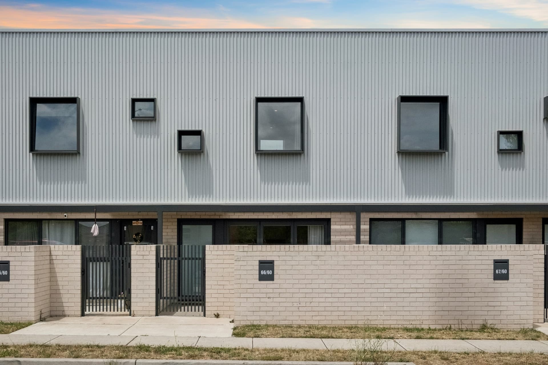 66/60 Kingsland Parade, Casey, Casey - Image 1