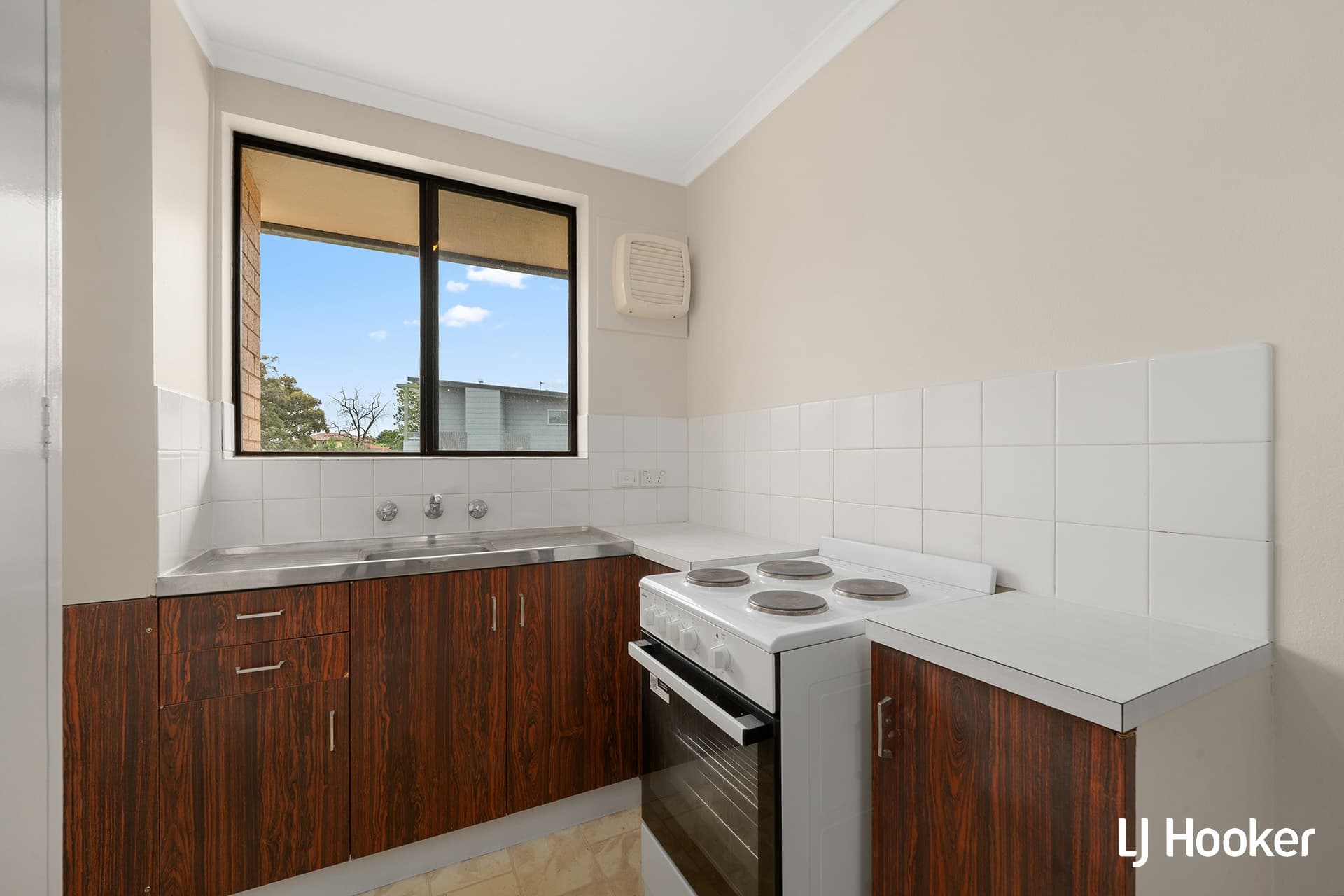 11/2 Walsh Place, Curtin, Curtin - Thumbnail 2