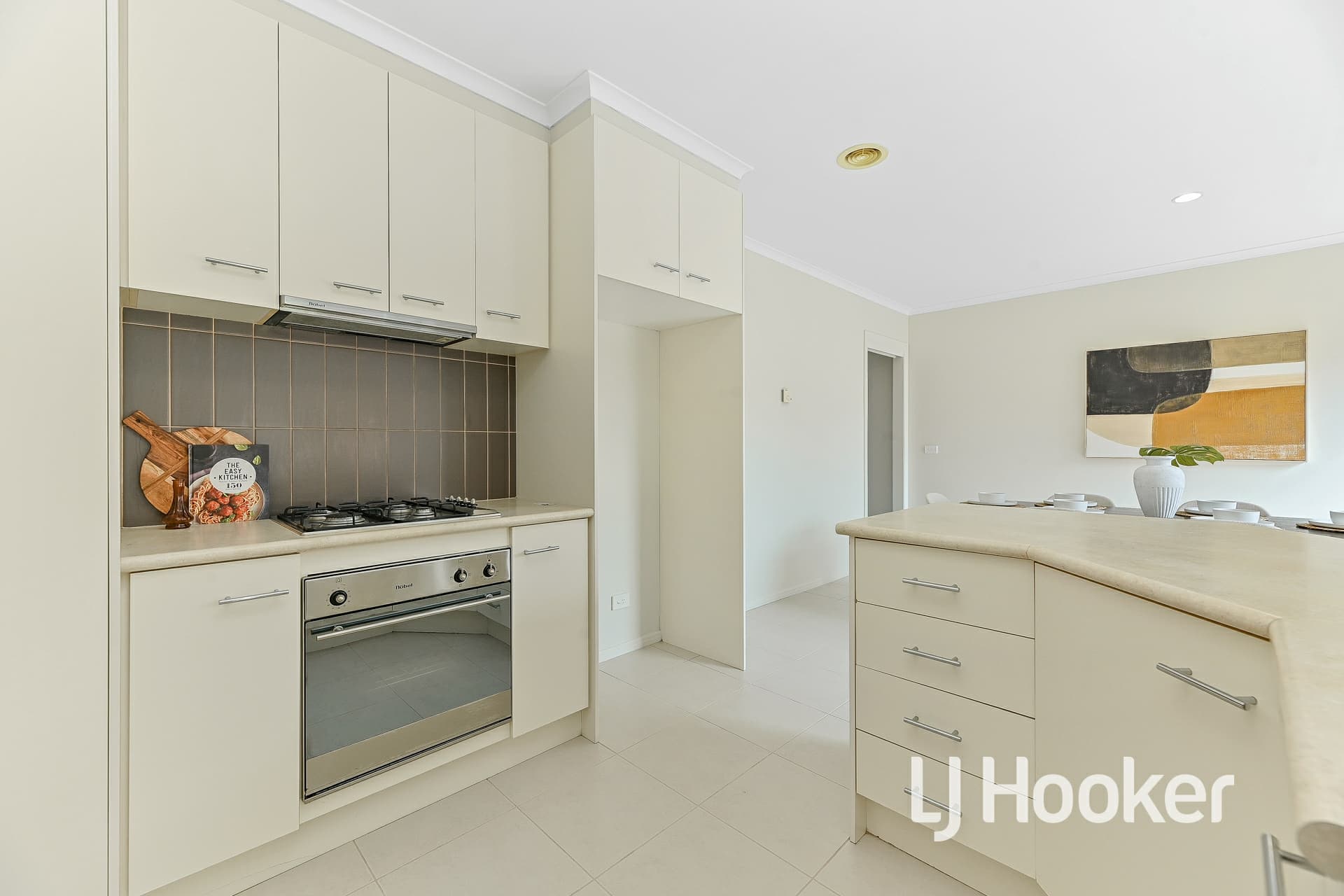 174 Paterson Drive, Lynbrook, Lynbrook - Thumbnail 5