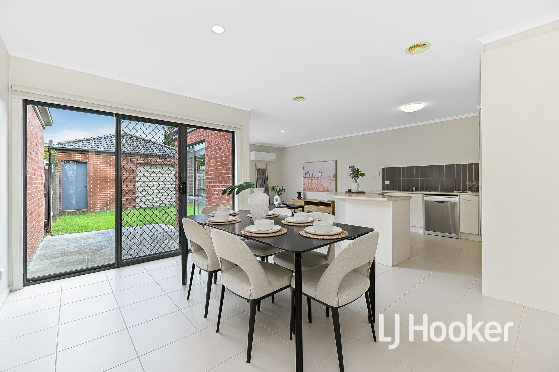 174 Paterson Drive, Lynbrook, Lynbrook - Thumbnail 6