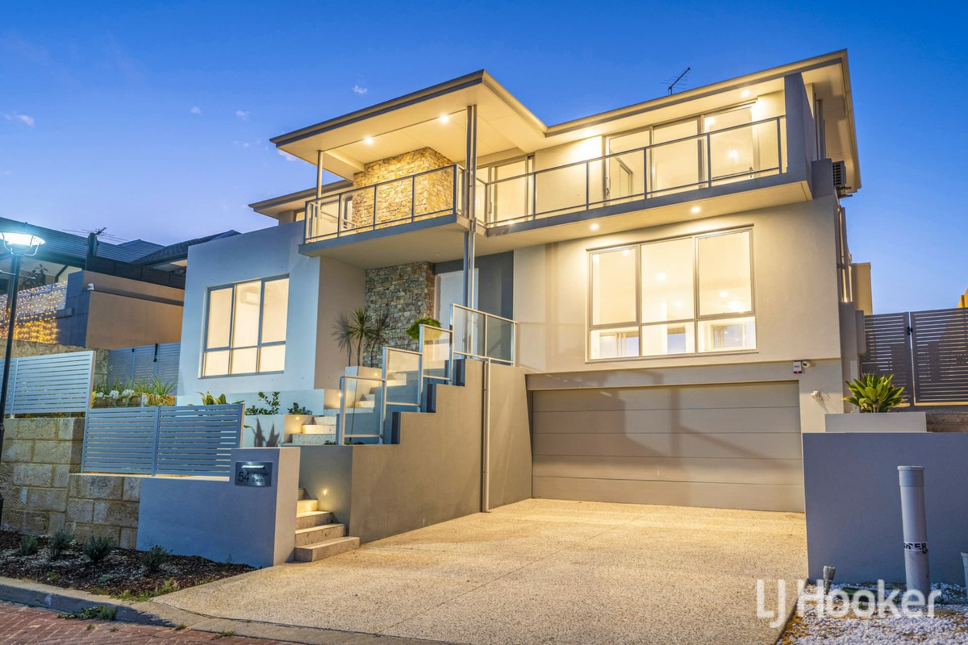 54 Voyager Close, Wannanup, Wannanup - Thumbnail 2