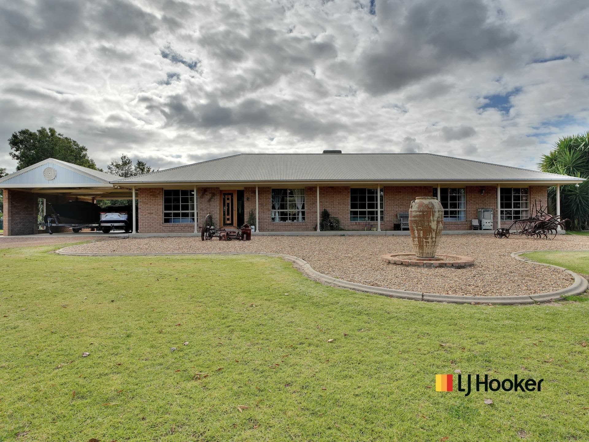 165 Villeneuve Drive, Narromine, Narromine - Image 1
