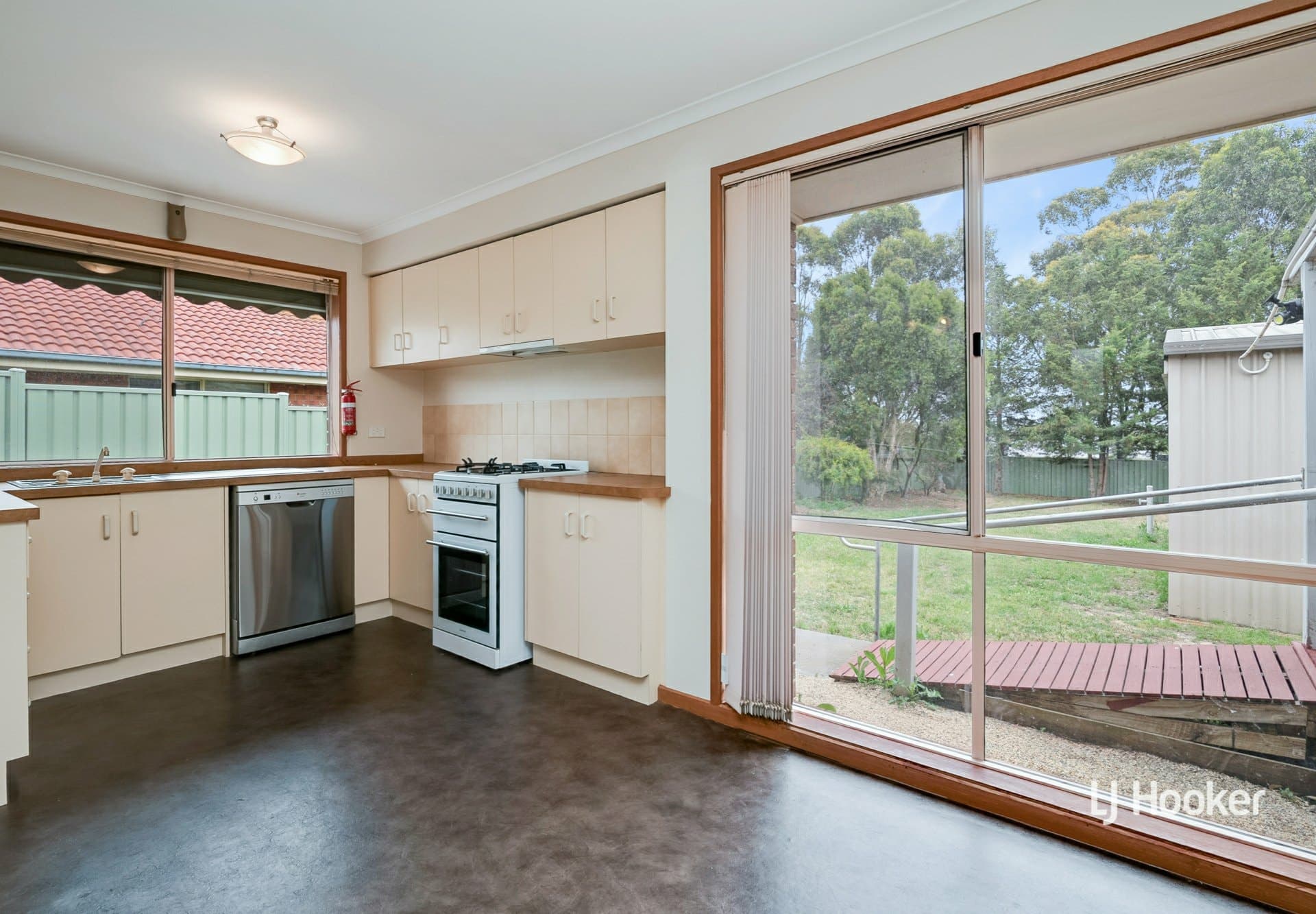 7 Heritage Drive, Broadford, Broadford - Thumbnail 3