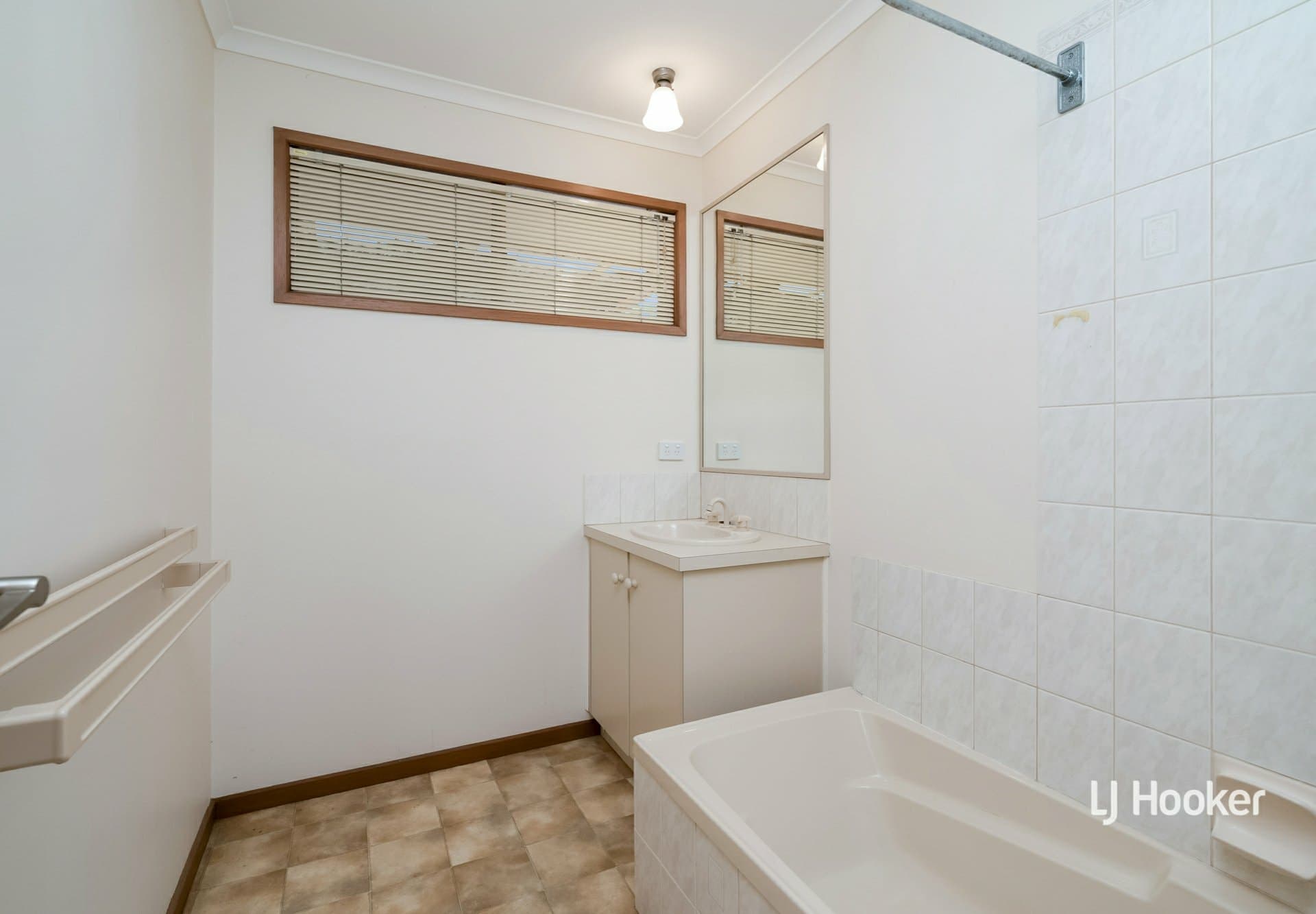 7 Heritage Drive, Broadford, Broadford - Thumbnail 6