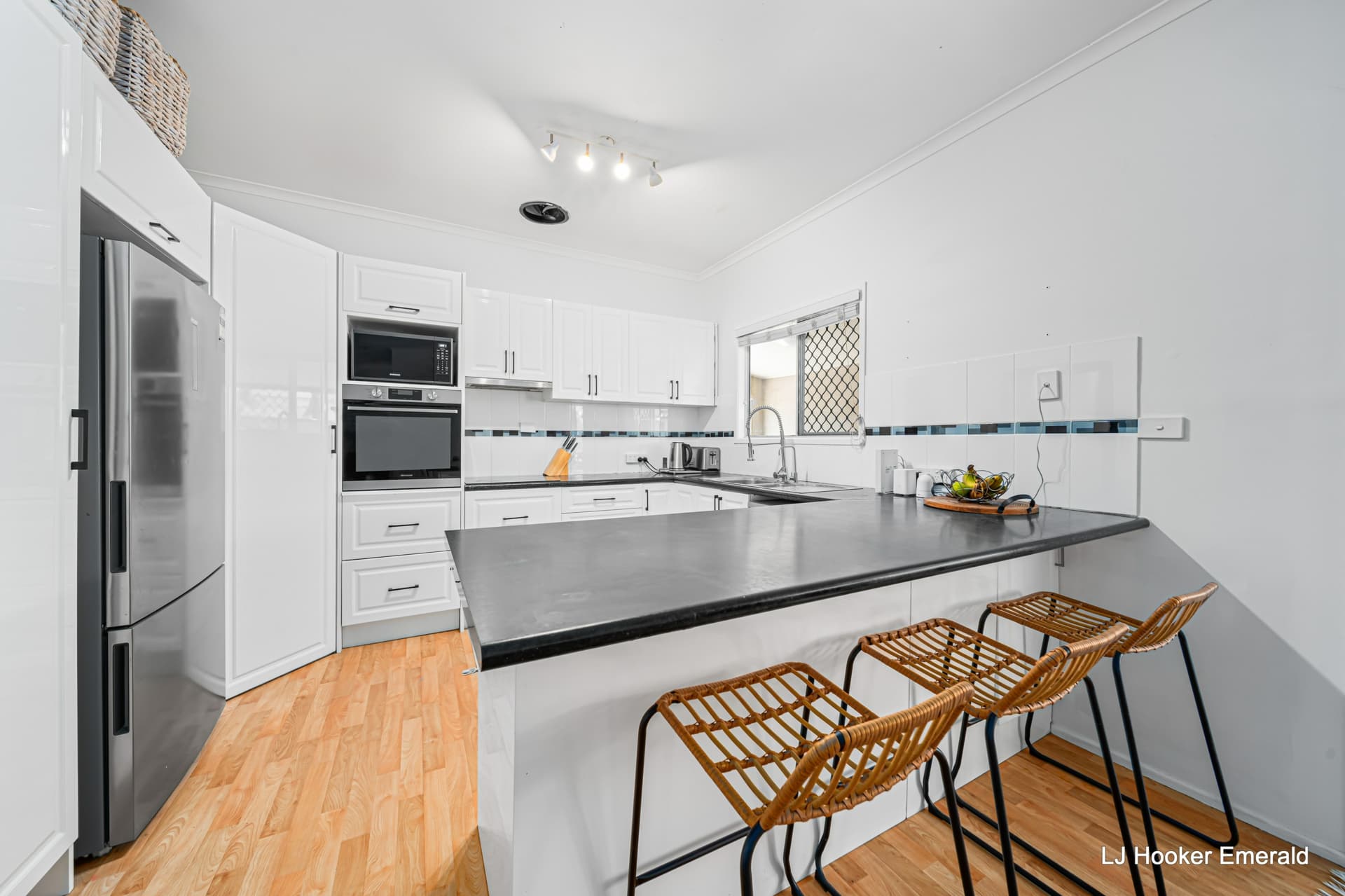 16 Garnet Street, Emerald, Emerald - Thumbnail 4