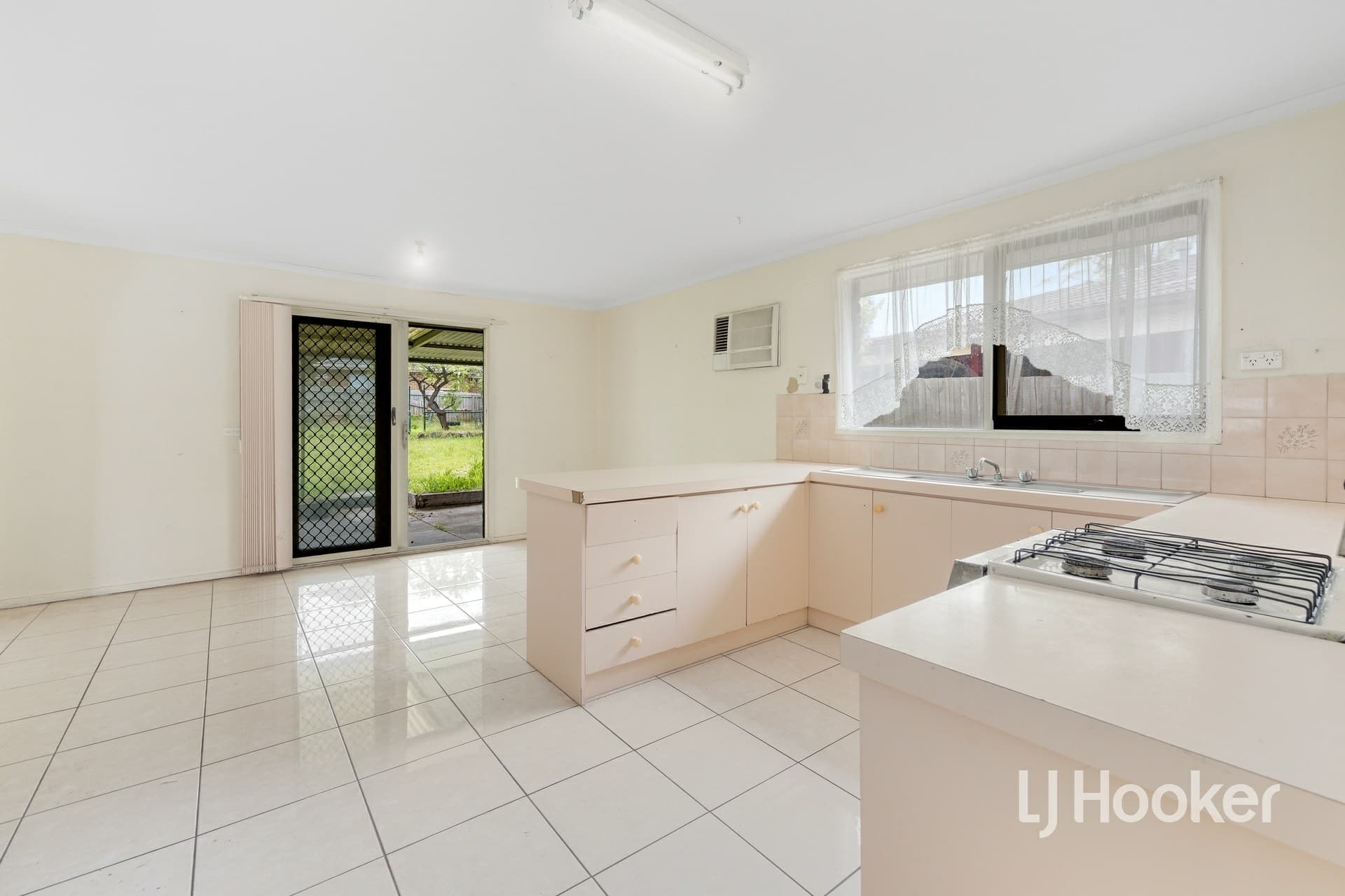 19 Simon Court, Hampton Park, Hampton Park - Thumbnail 6