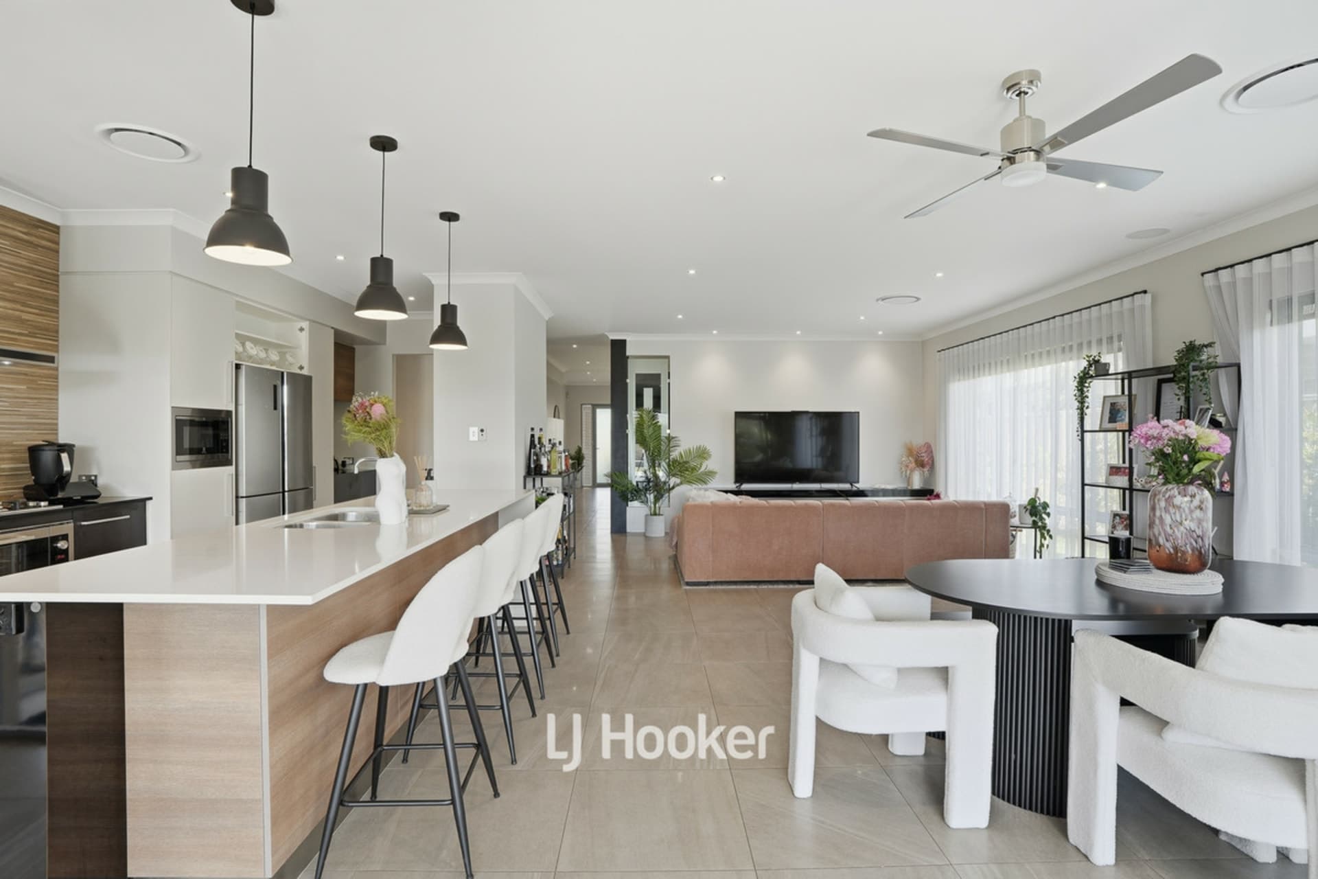 11 Barker Boulevard, Glen Iris, Glen Iris - Thumbnail 4
