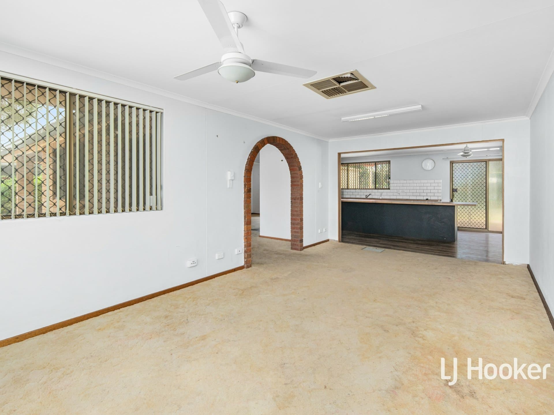 23 Dixon Road, Braitling, Braitling - Thumbnail 2