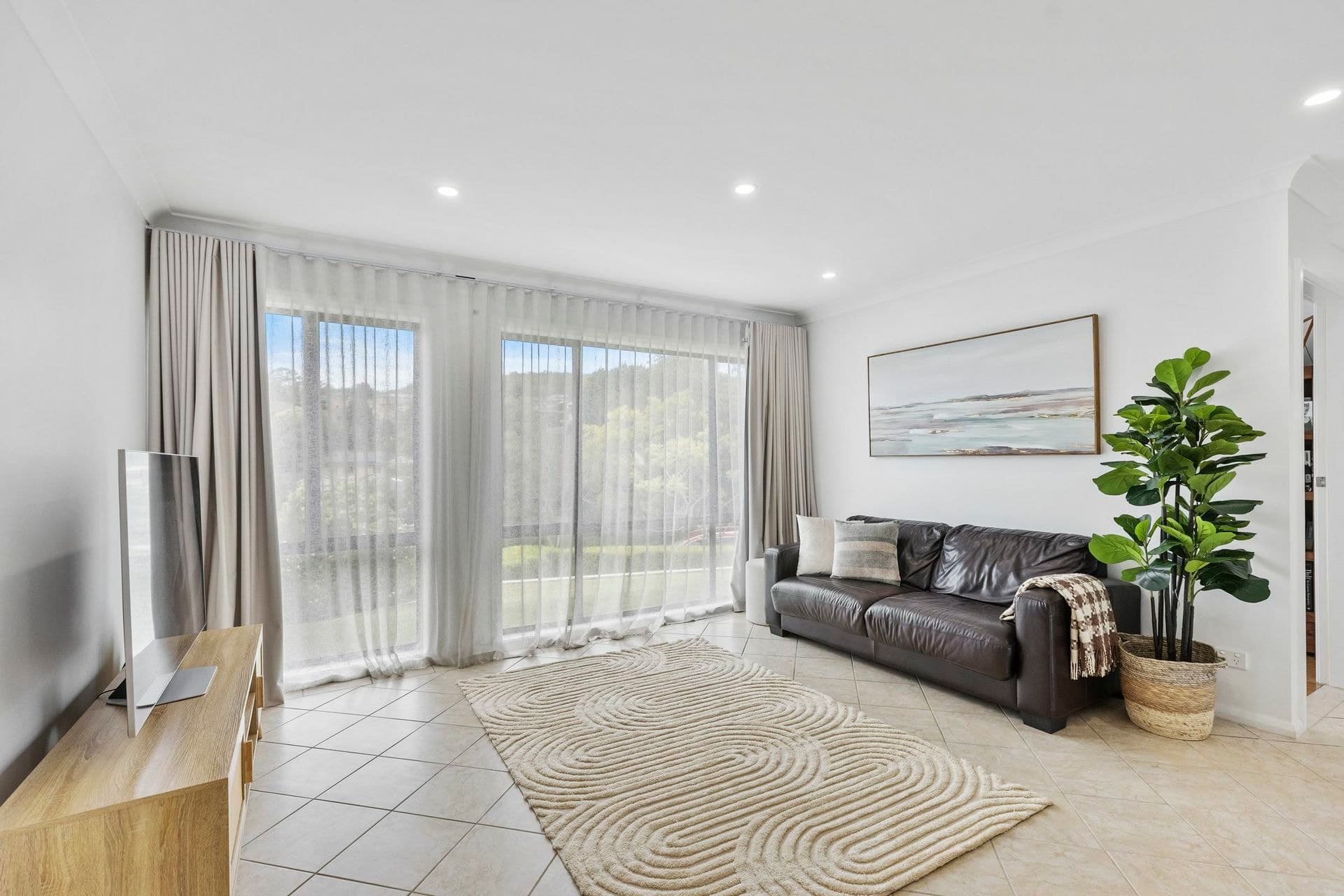 8 Dorchester Court, Terrigal, Terrigal - Thumbnail 2