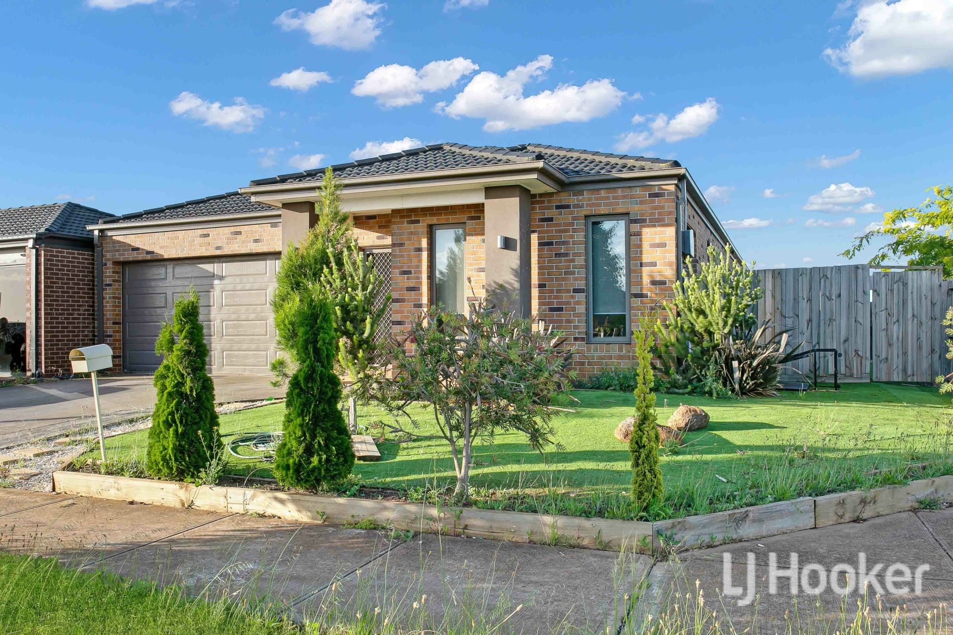 16 Leon Drive, Weir Views, Weir Views - Image 1