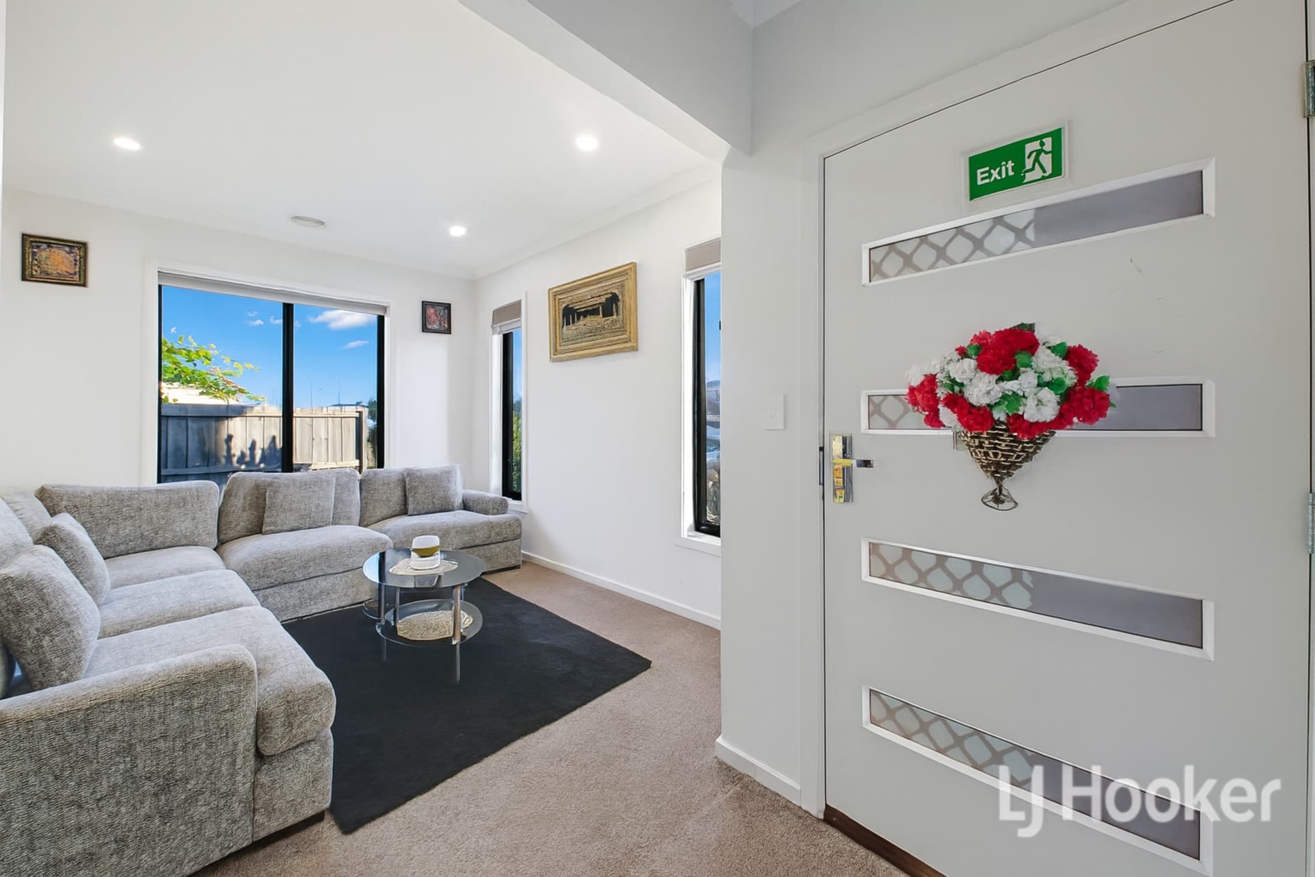16 Leon Drive, Weir Views, Weir Views - Thumbnail 2