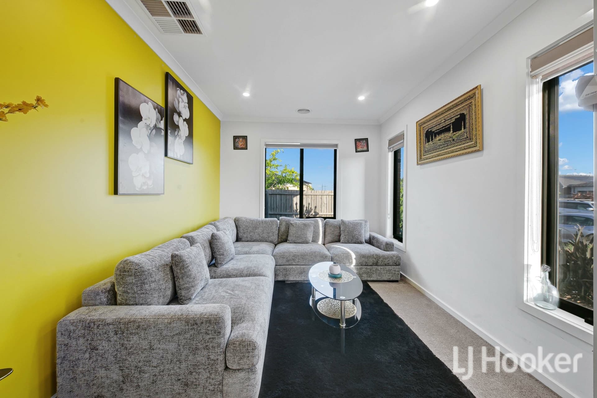 16 Leon Drive, Weir Views, Weir Views - Thumbnail 3