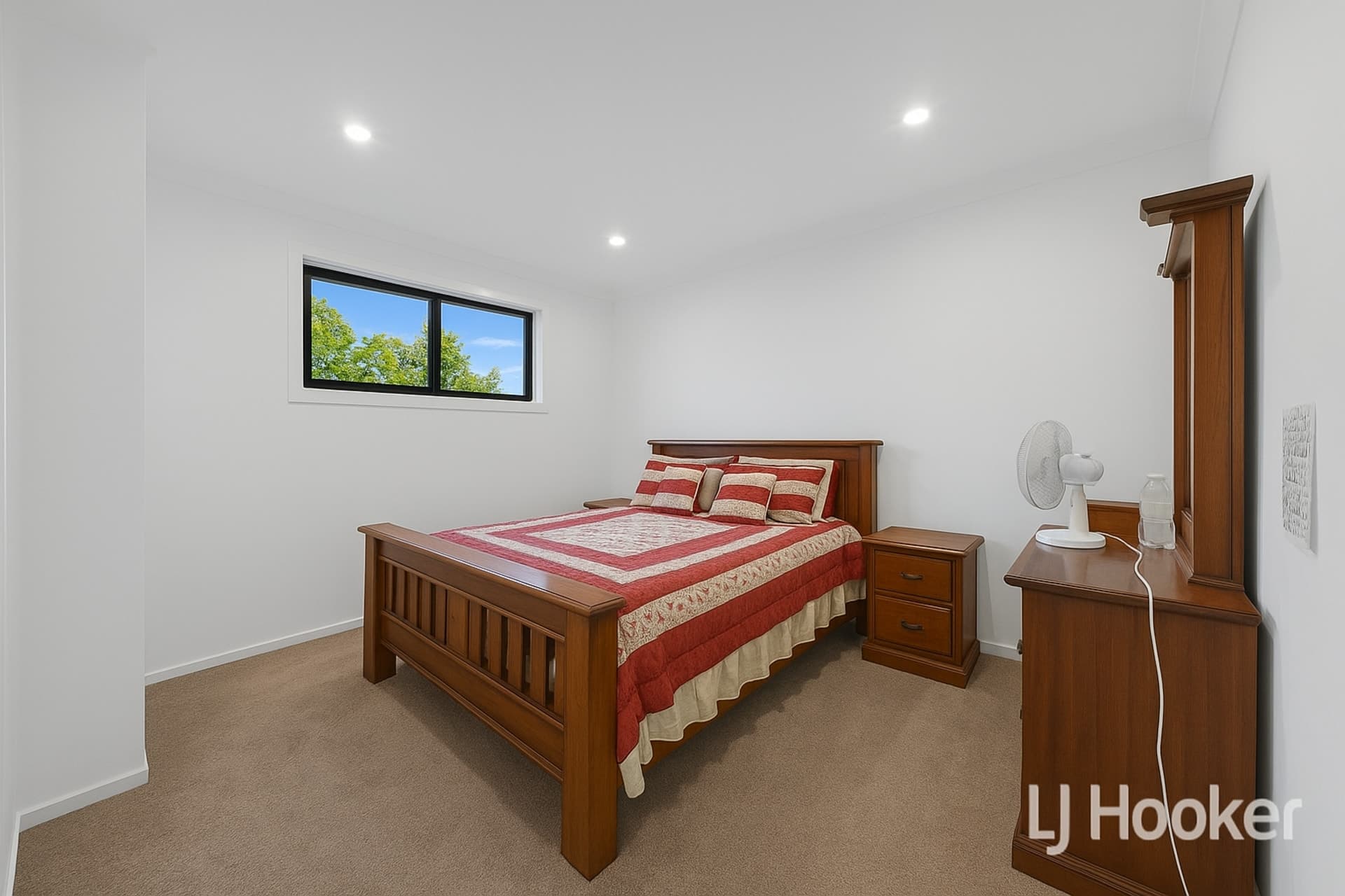 16 Leon Drive, Weir Views, Weir Views - Thumbnail 4