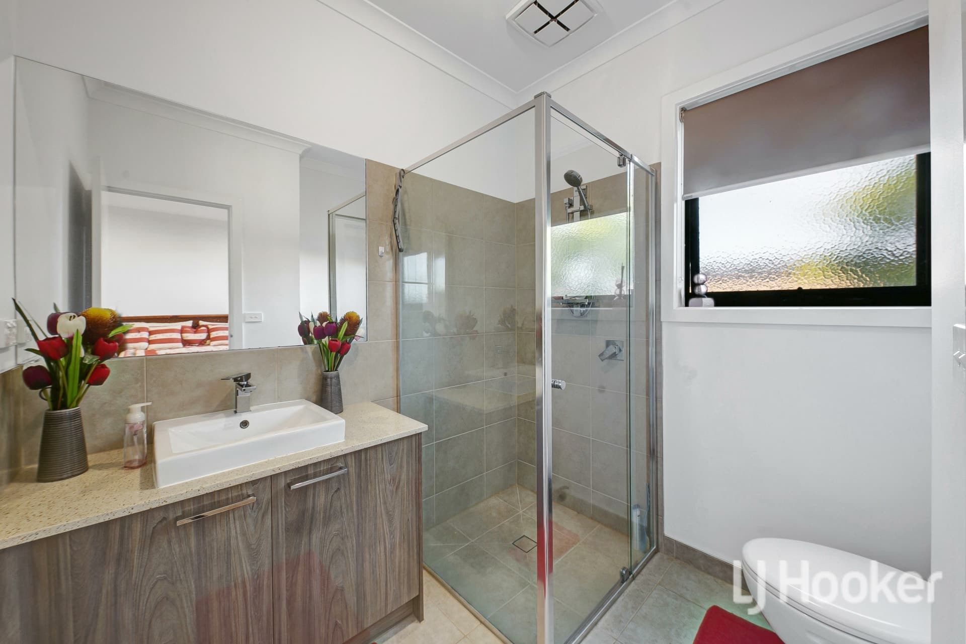 16 Leon Drive, Weir Views, Weir Views - Thumbnail 5