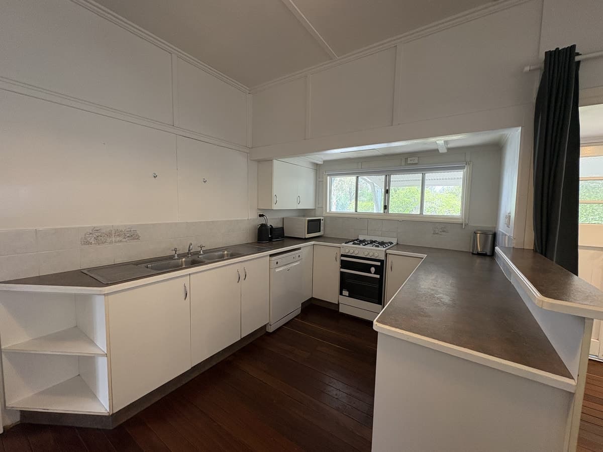 4 Matheson Street, Dalby QLD 4405, Dalby - Thumbnail 2