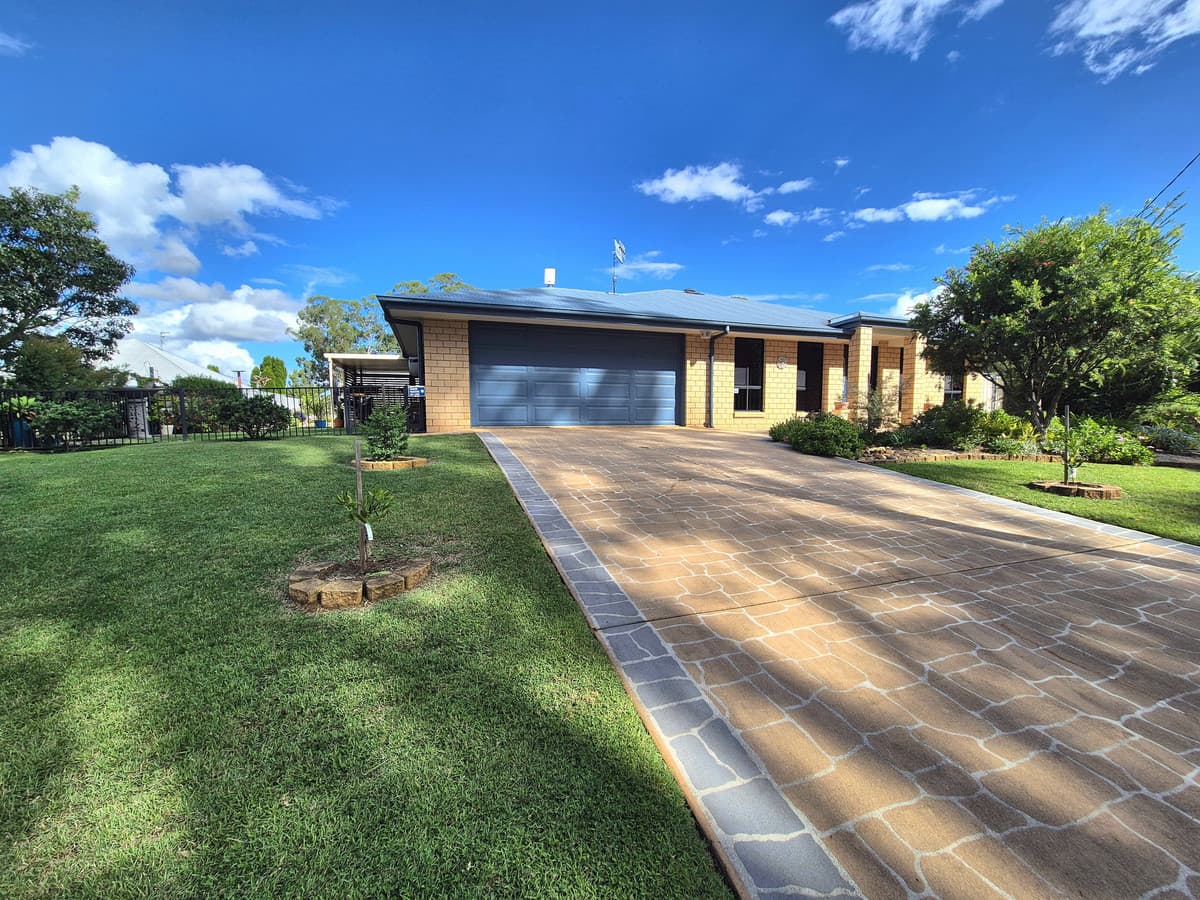 27 Bunya Drive, YARRAMAN QLD 4614, Yarraman - Thumbnail 2