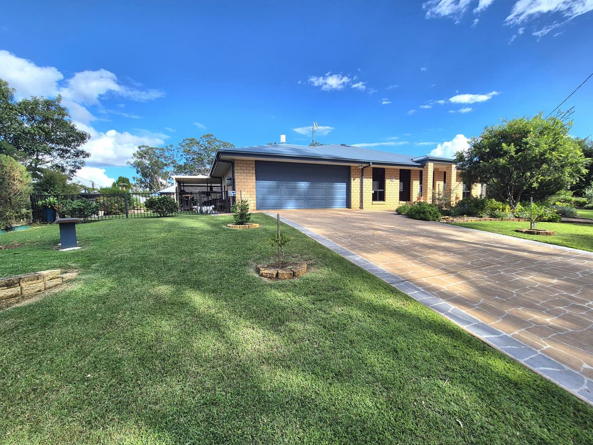 27 Bunya Drive, YARRAMAN QLD 4614, Yarraman - Thumbnail 3