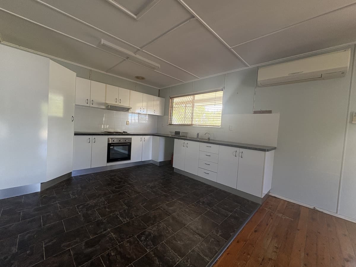 17 Alfred Street, DALBY QLD 4405, Dalby - Thumbnail 5
