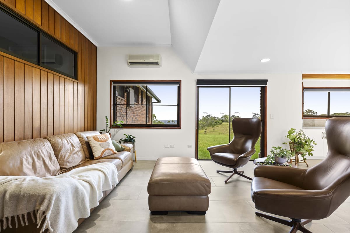 14 Mcstay Street, Middle Ridge QLD 4350, Middle Ridge - Thumbnail 2
