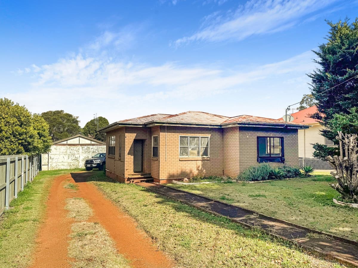 40 Anzac Avenue, Newtown QLD 4350, Newtown - Image 1