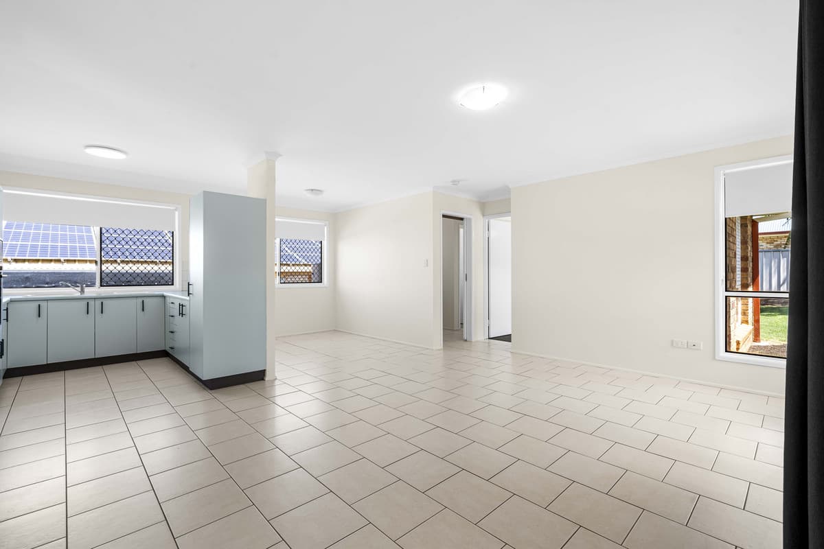 21 Halsworth Street, Cranley QLD 4350, Cranley - Thumbnail 2
