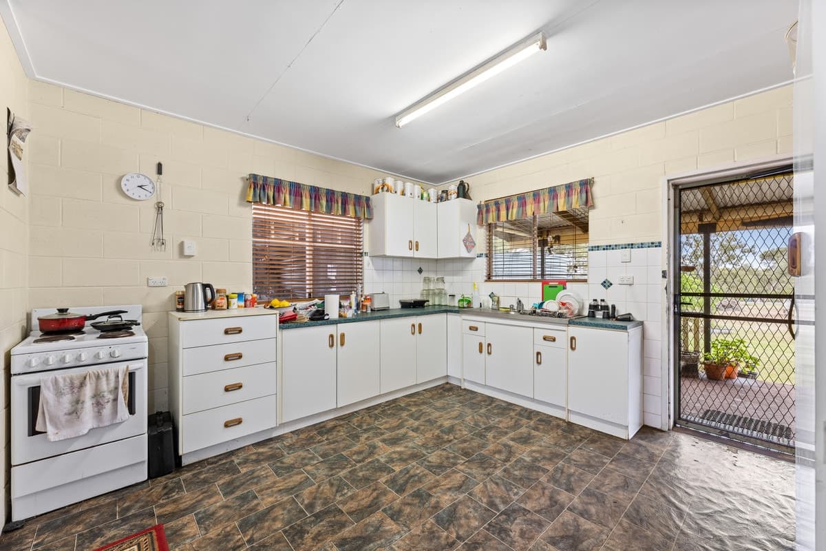 2 Skyview Street, Meringandan West QLD 4352, Meringandan West - Thumbnail 2