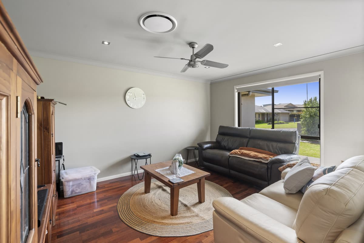 10 Smythe Drive, HIGHFIELDS QLD 4352, Highfields - Thumbnail 2