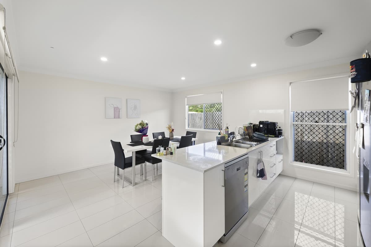 6 Orchard Lane, Glenvale QLD 4350, Glenvale - Thumbnail 2