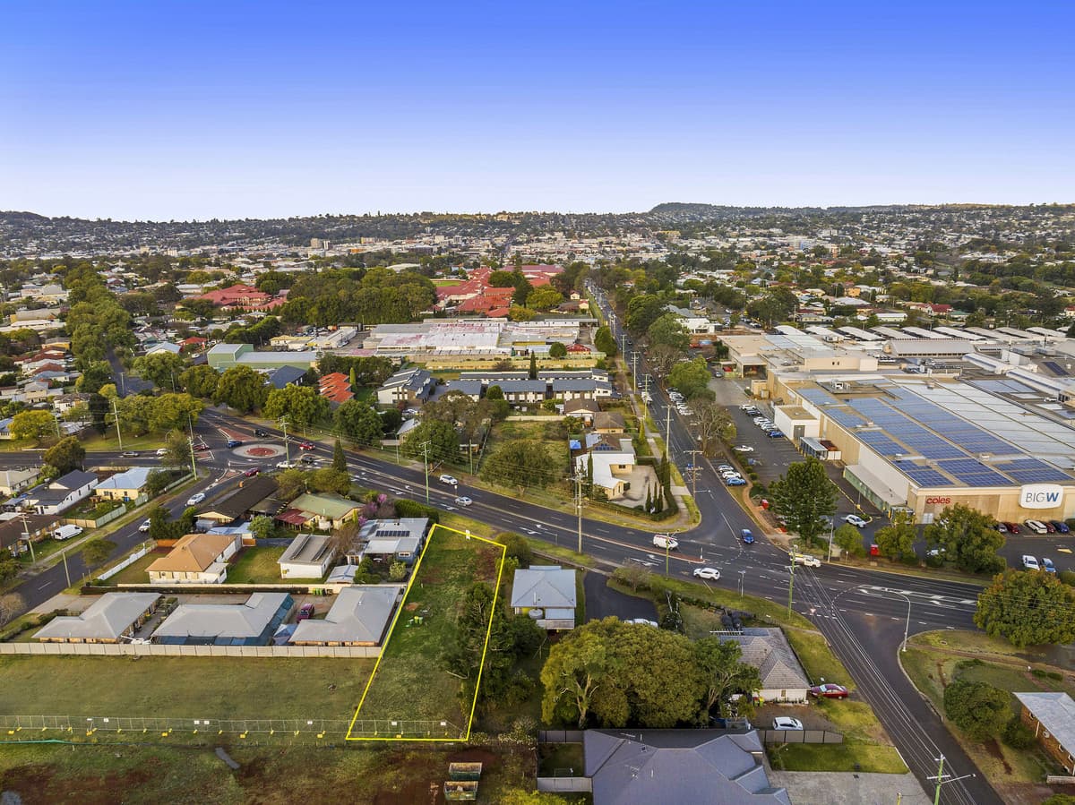 109 Anzac Avenue, Newtown QLD 4350, Newtown - Thumbnail 3