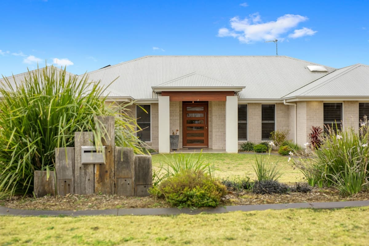 9 Amorosa Street, Cabarlah QLD 4352, Cabarlah - Thumbnail 2