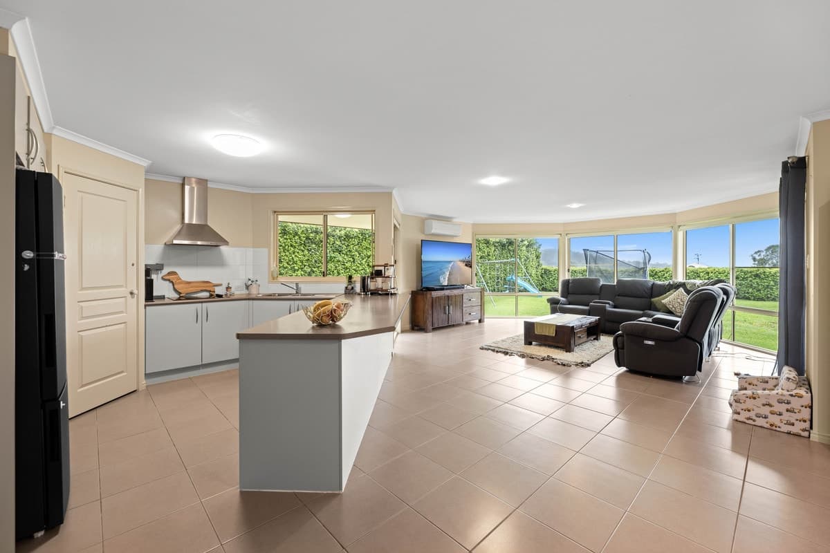 92 Peters Road, Meringandan West QLD 4352, Meringandan West - Thumbnail 2