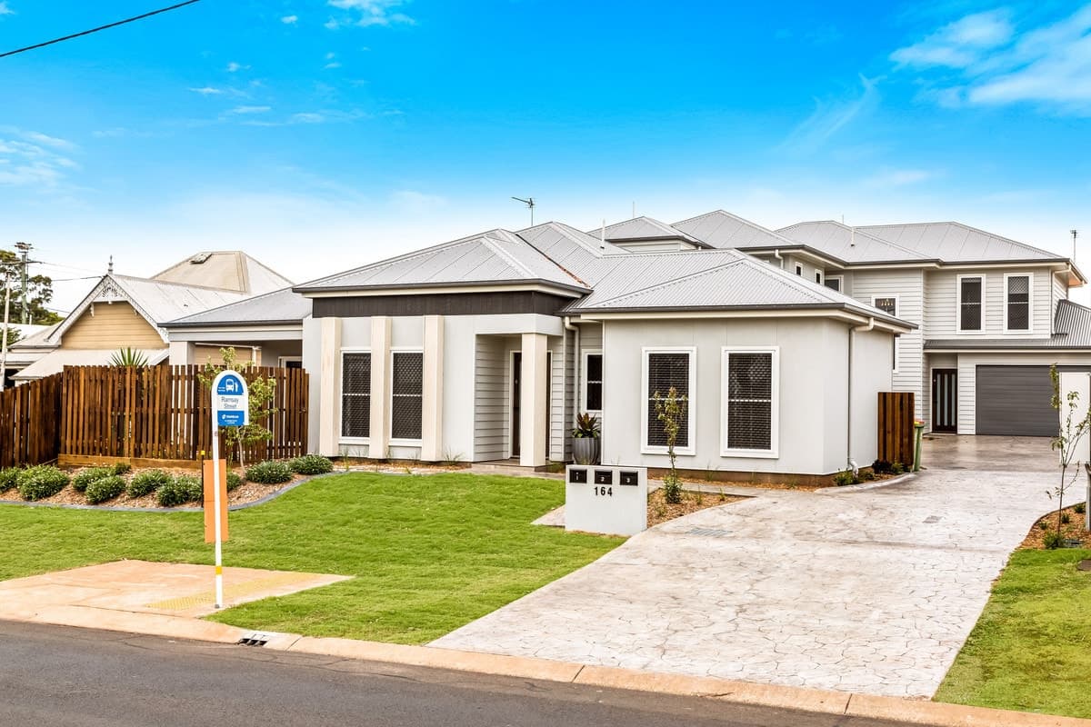 1 / 164 Spring Street, Middle Ridge QLD 4350, Middle Ridge - Thumbnail 2